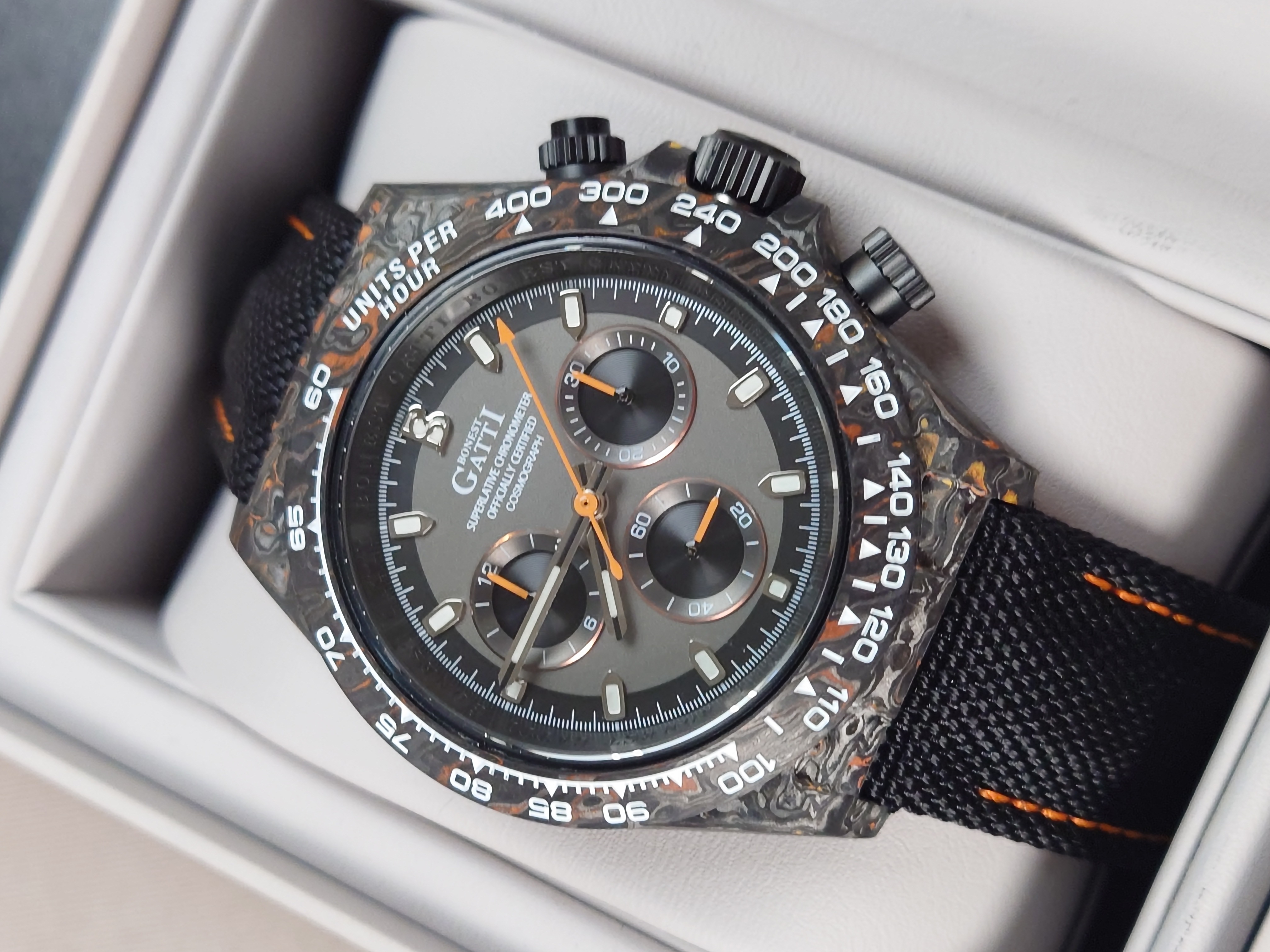 Bonest Gatti 現貨發售 地通拿款碳纖纖機械計時錶 BG9010-L2 黑橙