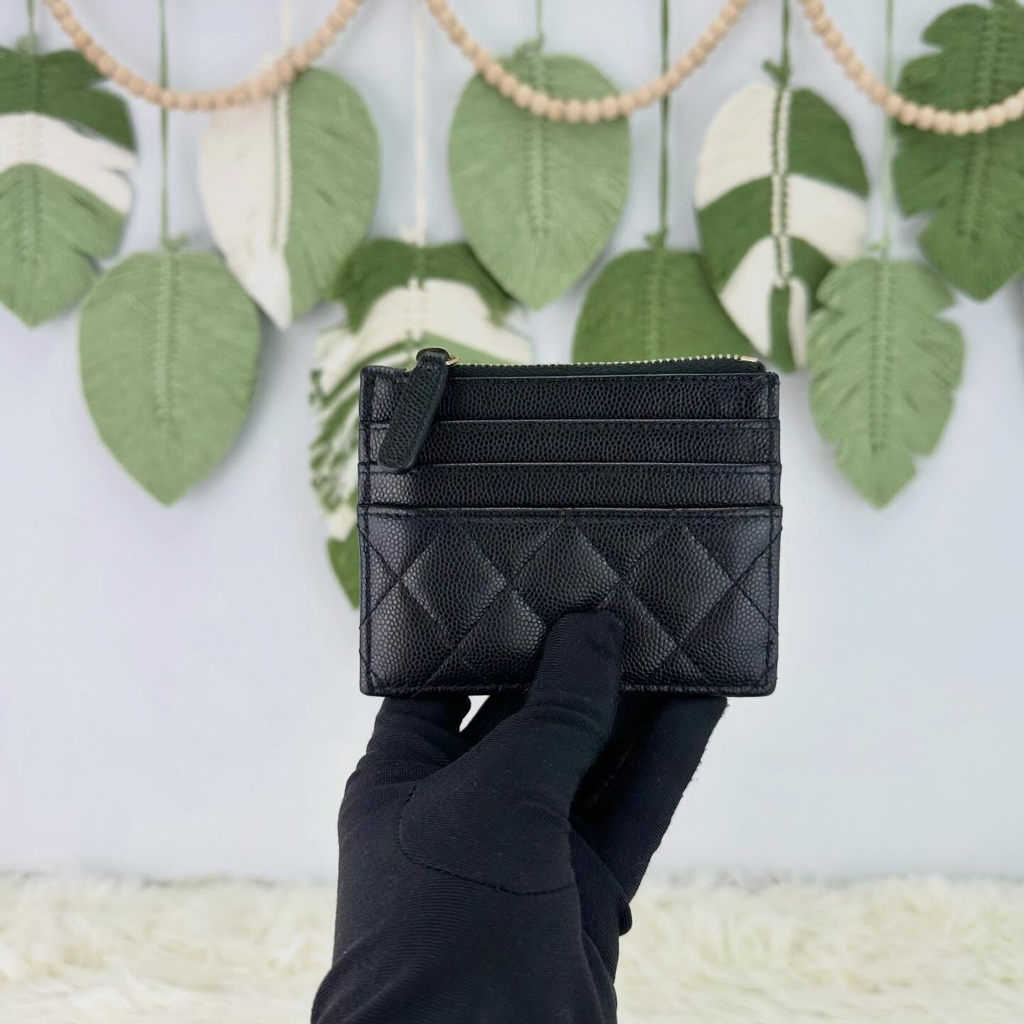 CHANEL🤍PRE OWNED 25s 黑金水鑽荔枝皮 卡片包 晶片款🖤