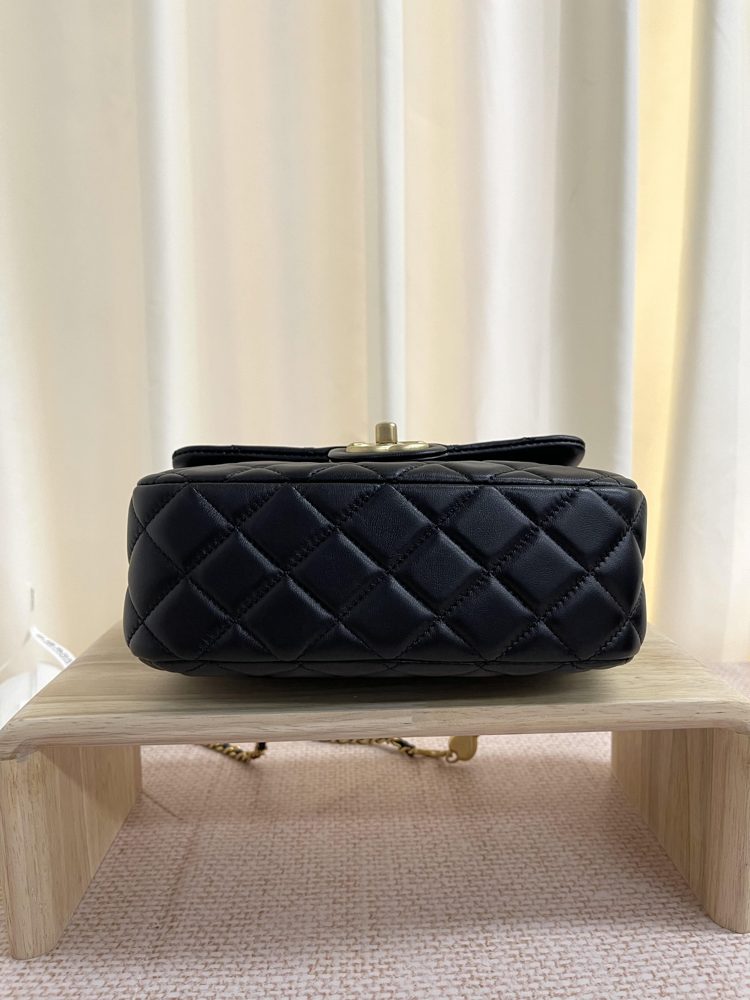 Unused item Chanel Coco de Toi Heart Chain Square Flap Bag/ Product Code: 26020602