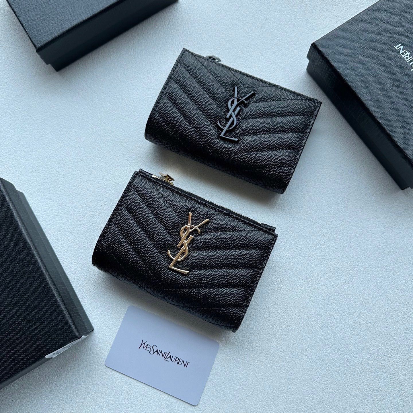 $210隻。Y*sl魚子醬拉鍊短銀包