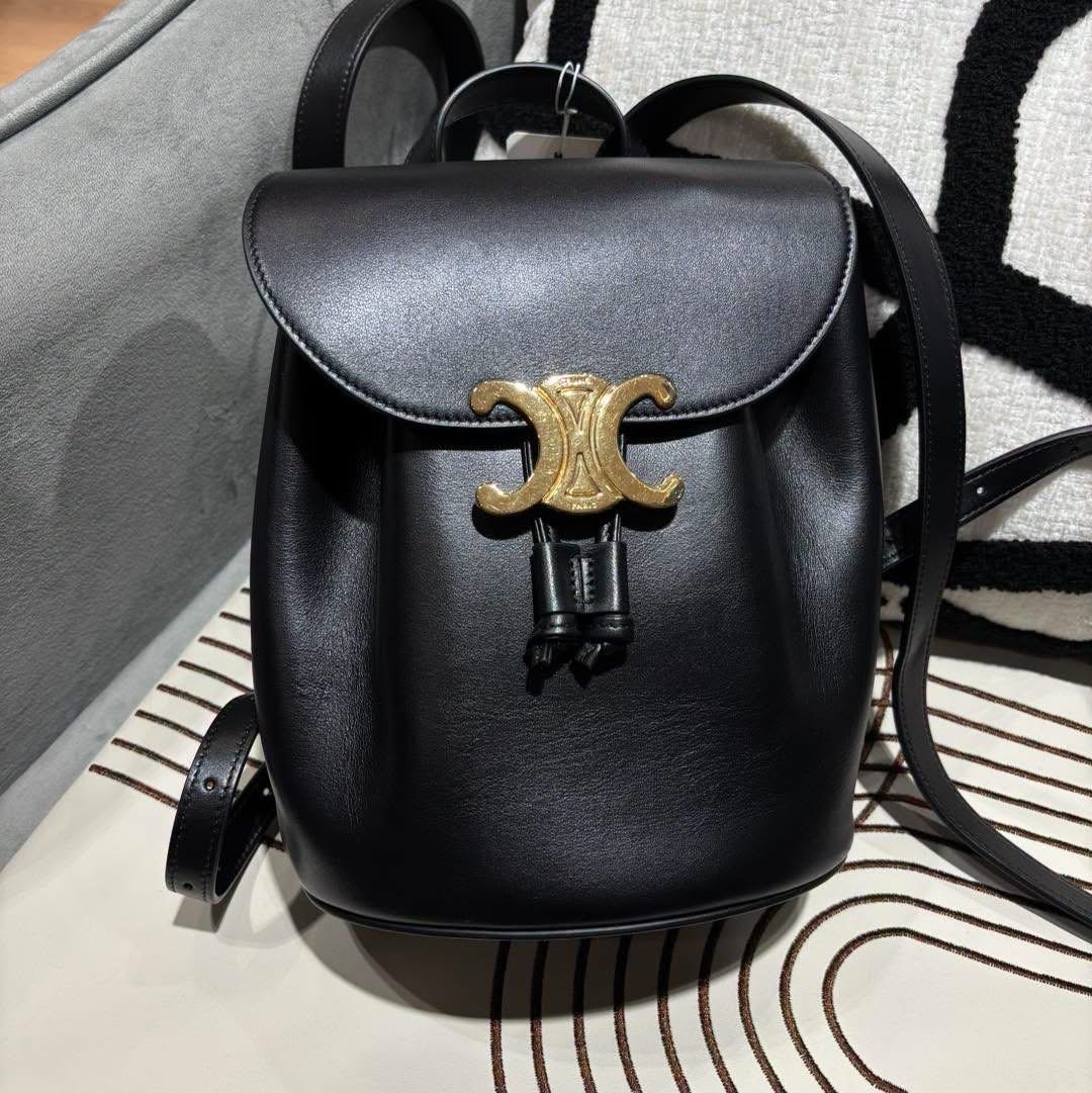 Celine Bonnie Backpack 黑色金扣 100%Authentic, 98%New ✅Dust bag