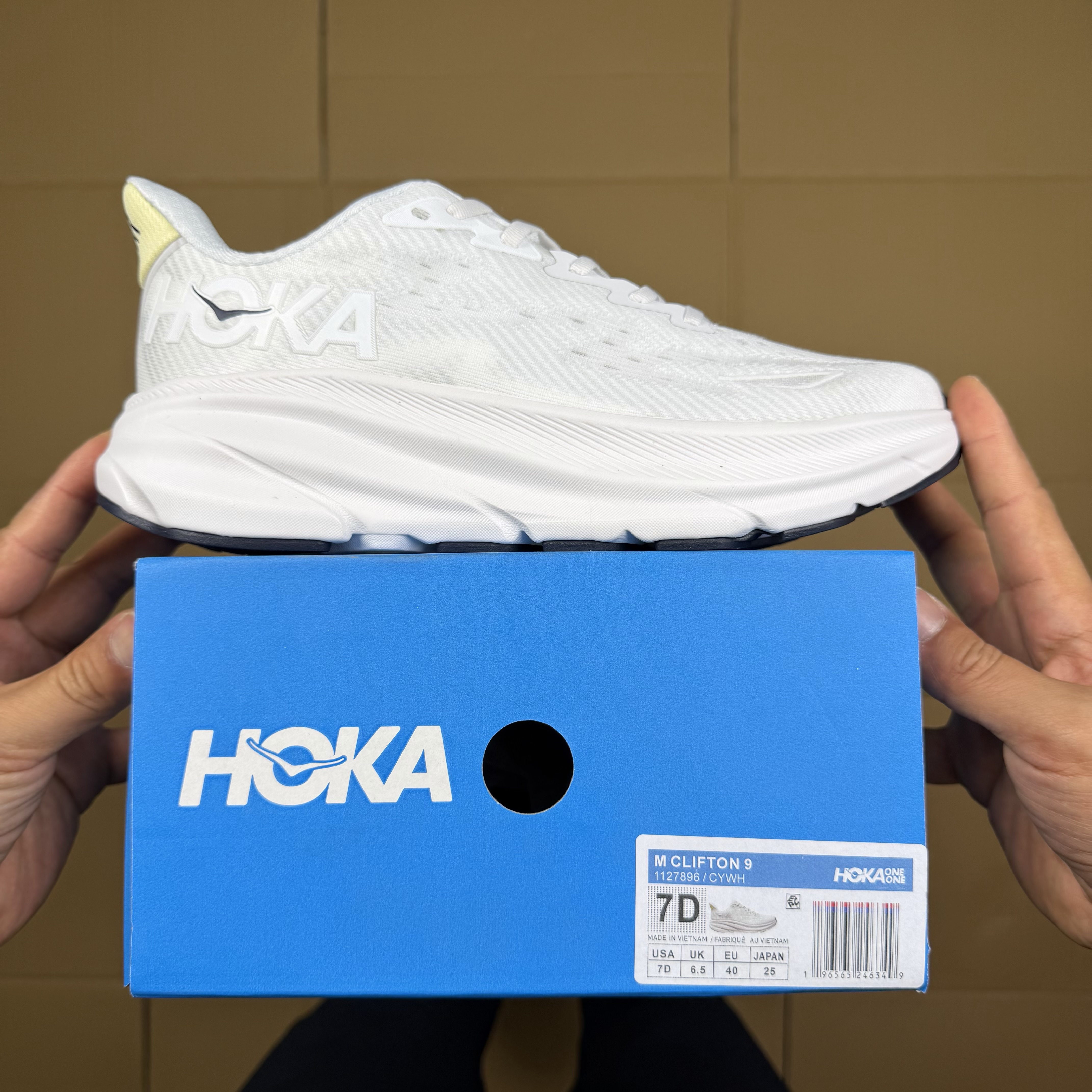 Hoka Clifton 9
