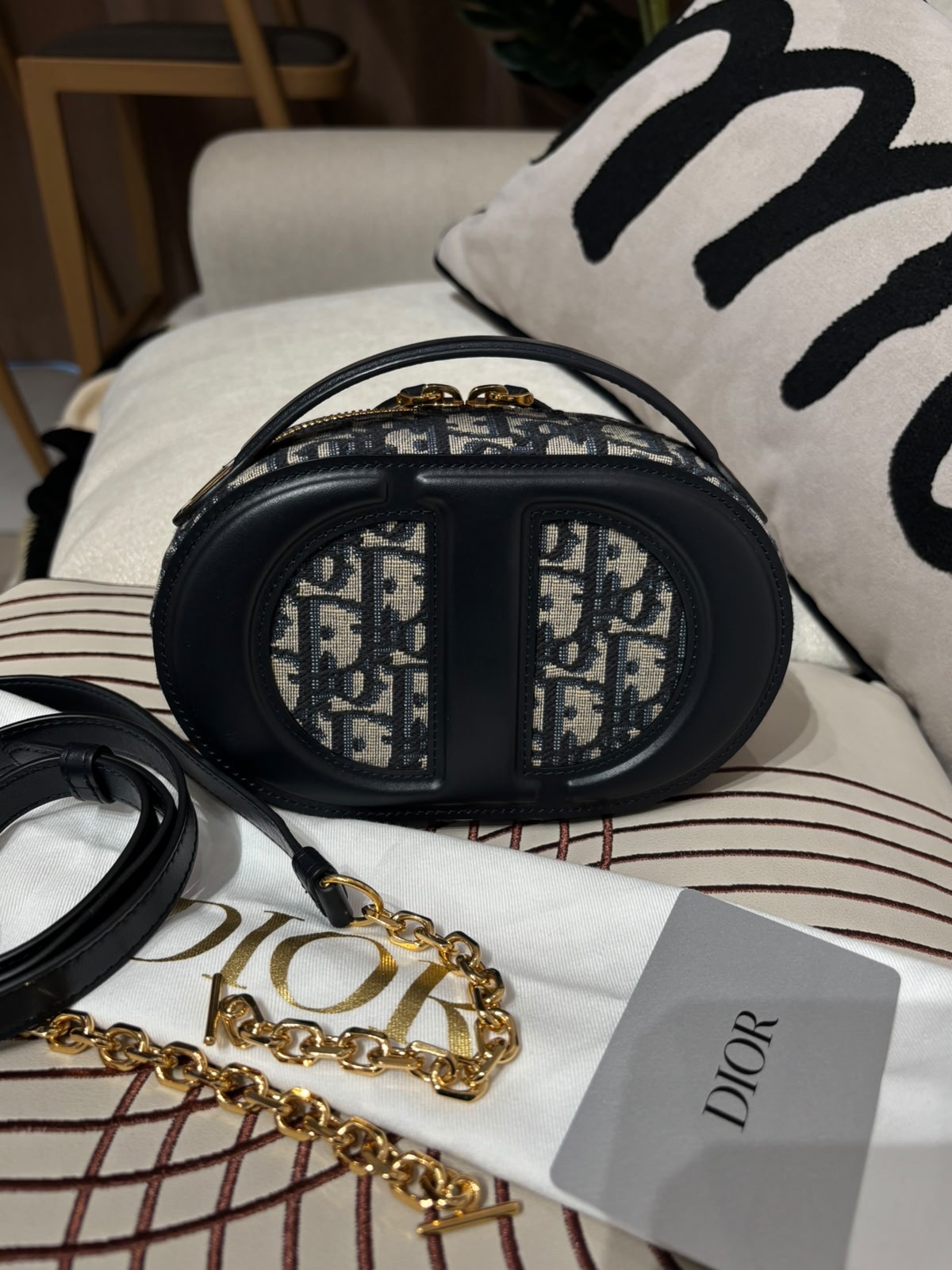 DIOR CD Signature Oval Camera Bag CHRISTIAN DIOR 100%Authentic, 98%New  ✅收據✅Certificate ✅dust bag  