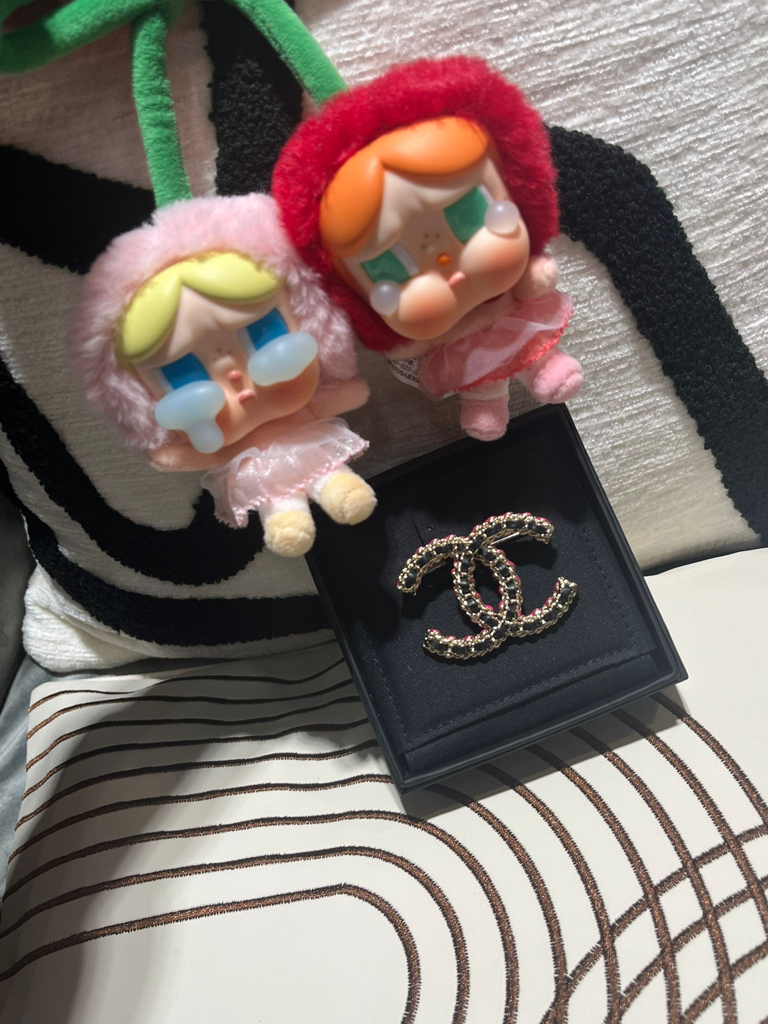 Chanel CC Brooch 100%Authentic, 99%New ✅Dust bag ✅Box
