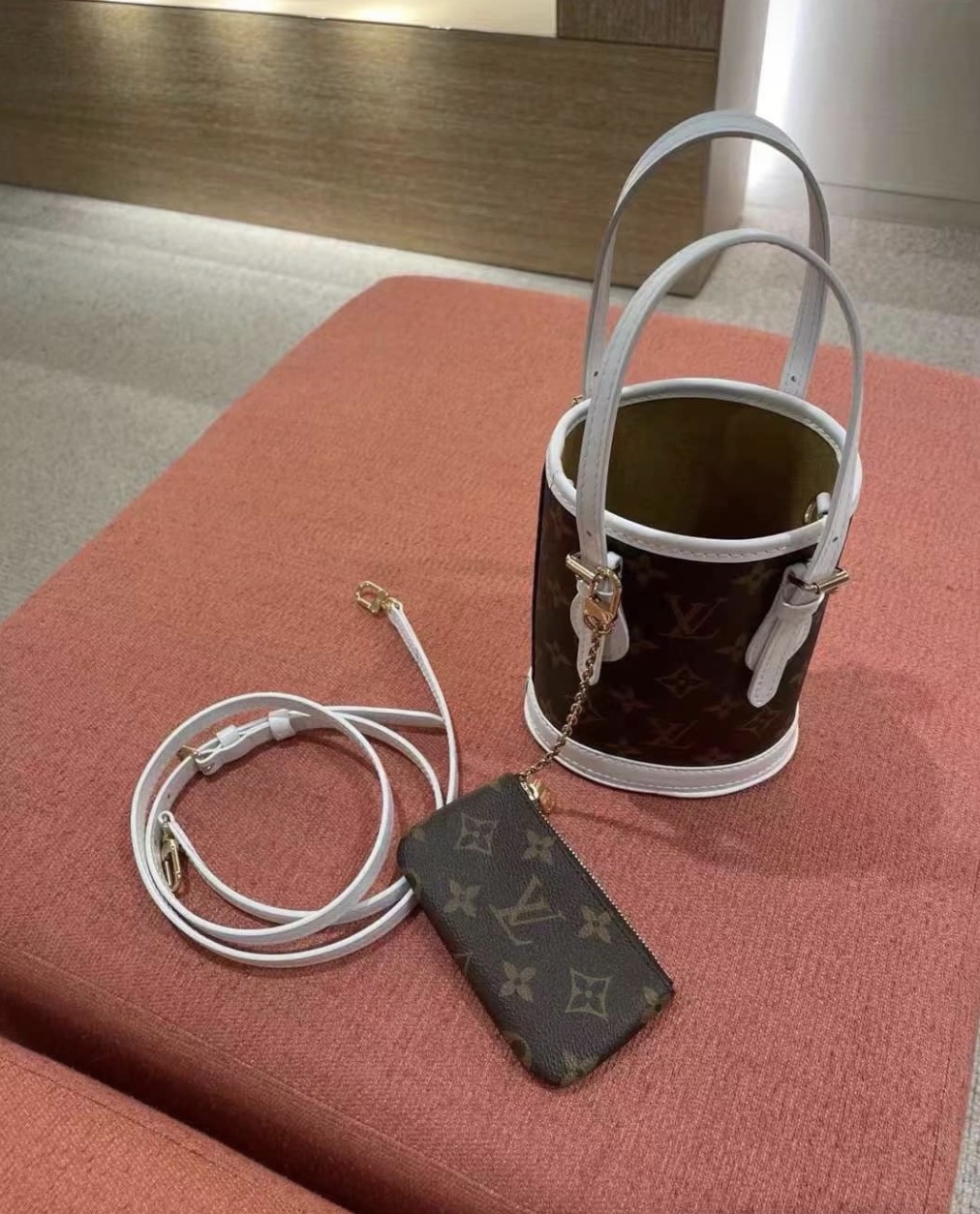 Louis Vuitton 水桶包配散紙包