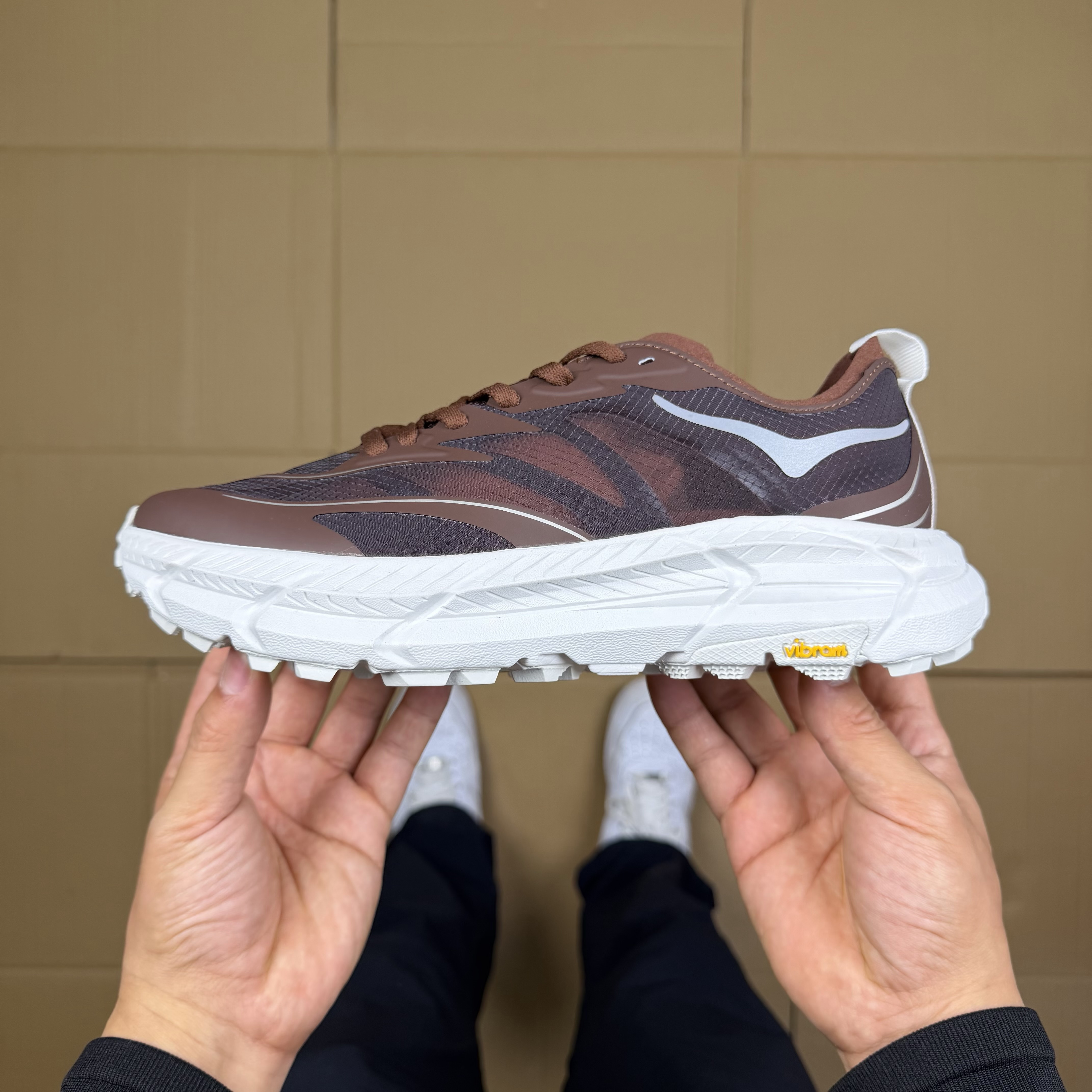 HOKA Restore TC