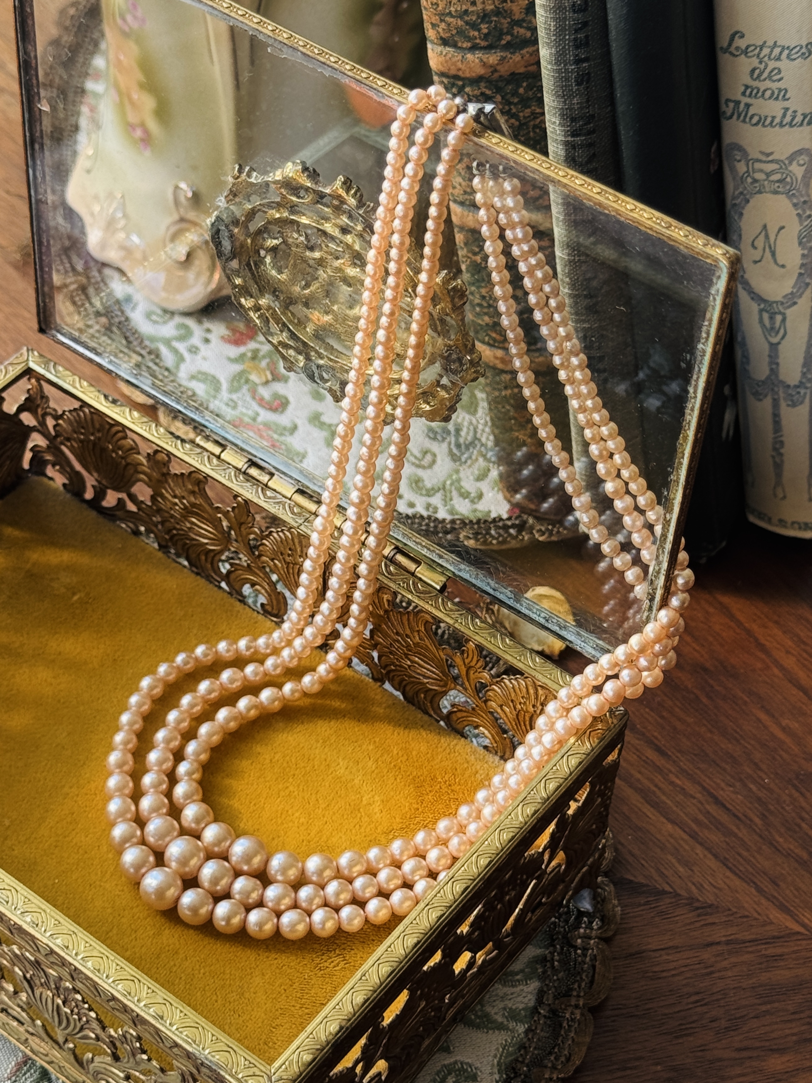 C.a. 1950-60s 17-18" Three-Row Graduating Pink Glass Pearl Necklace (MT2603)
