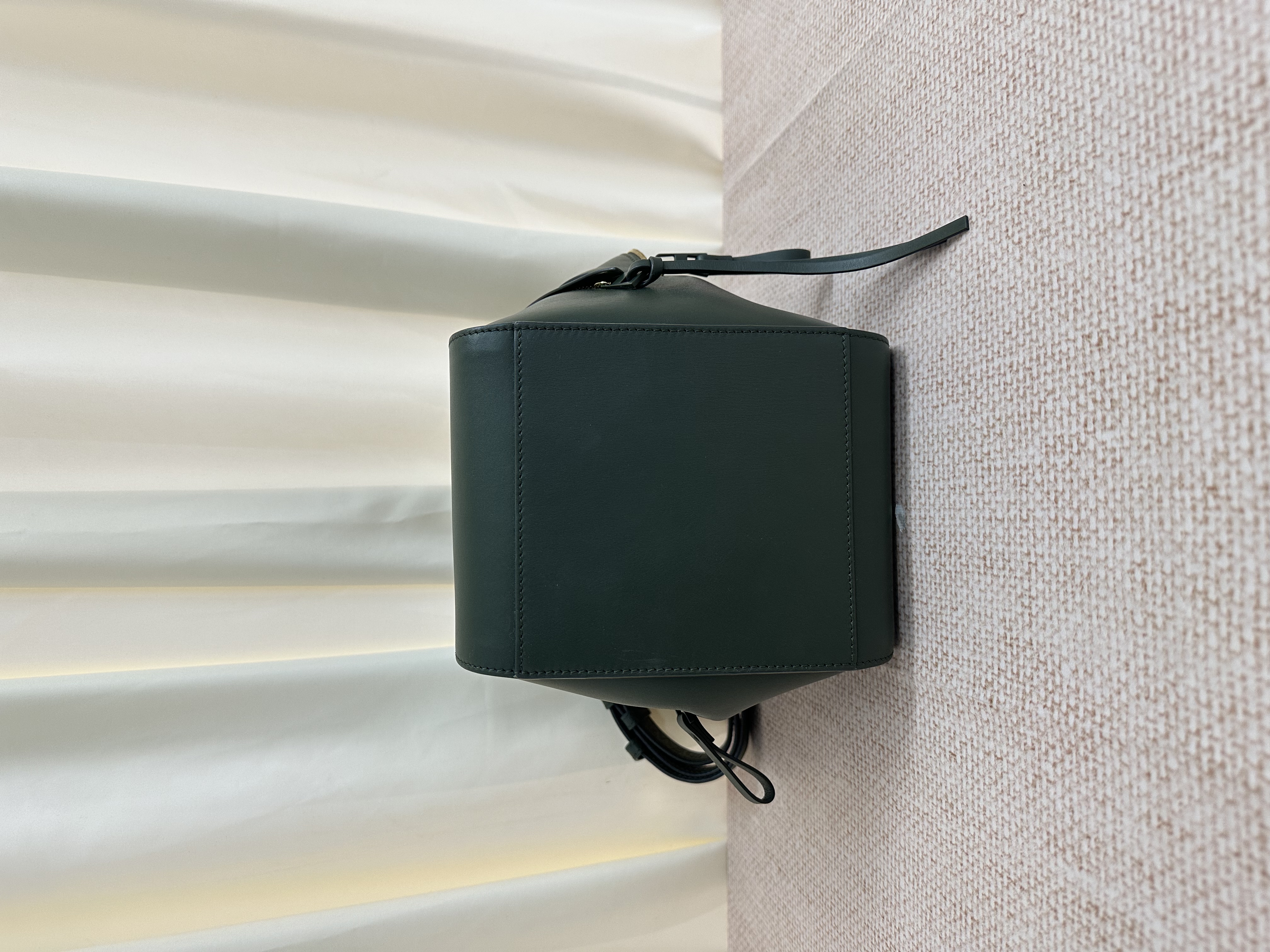 Pre-owned Loewe Hammock Bag/ Product Code: 26042112