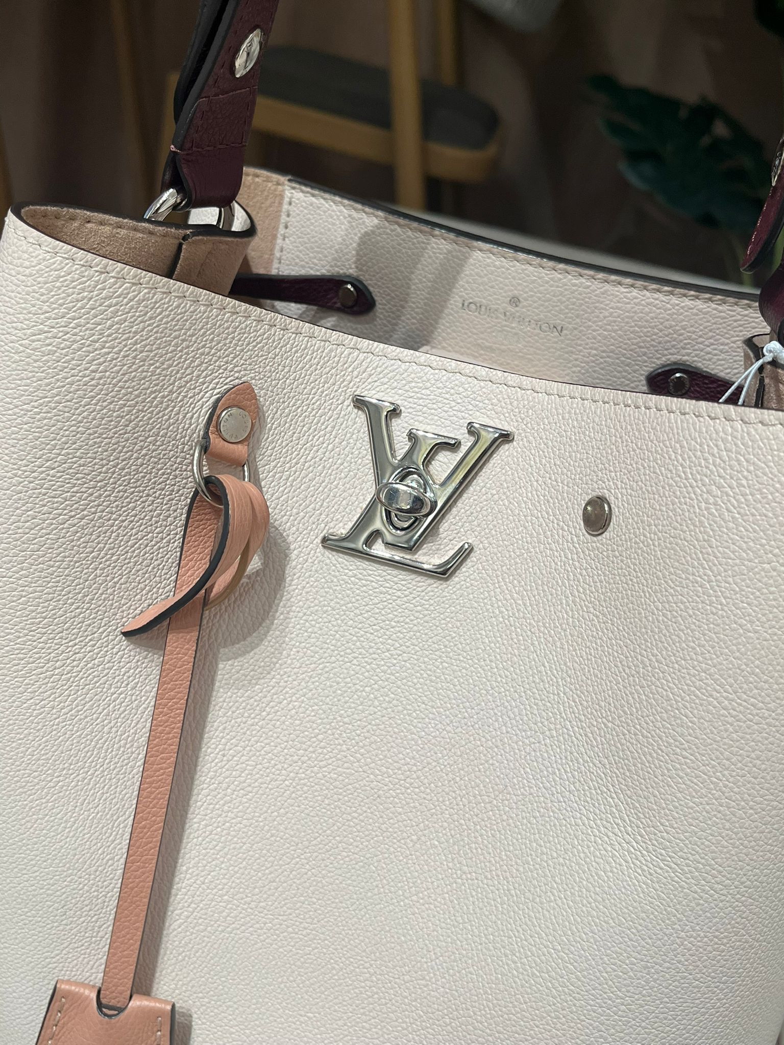 LV Lockme Bucket bag Calfskin 100%Authentic, 98%New ✅Dust bag