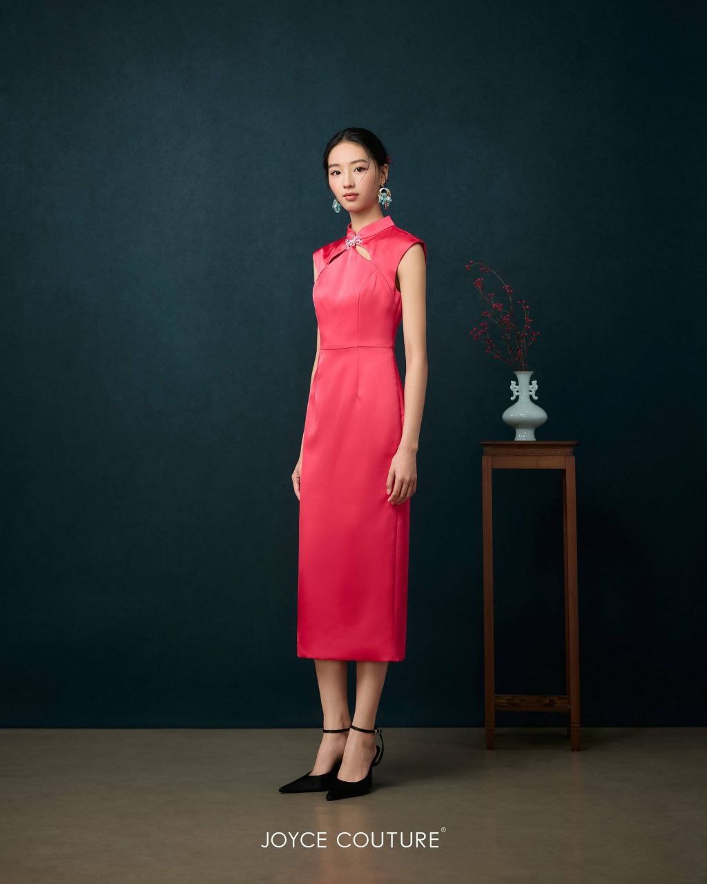 现代旗袍后开叉 D0365