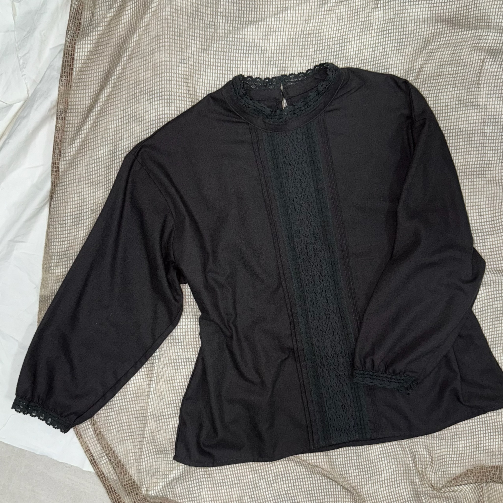 Victorian Style Pintuck Lace Trim Mock Neck