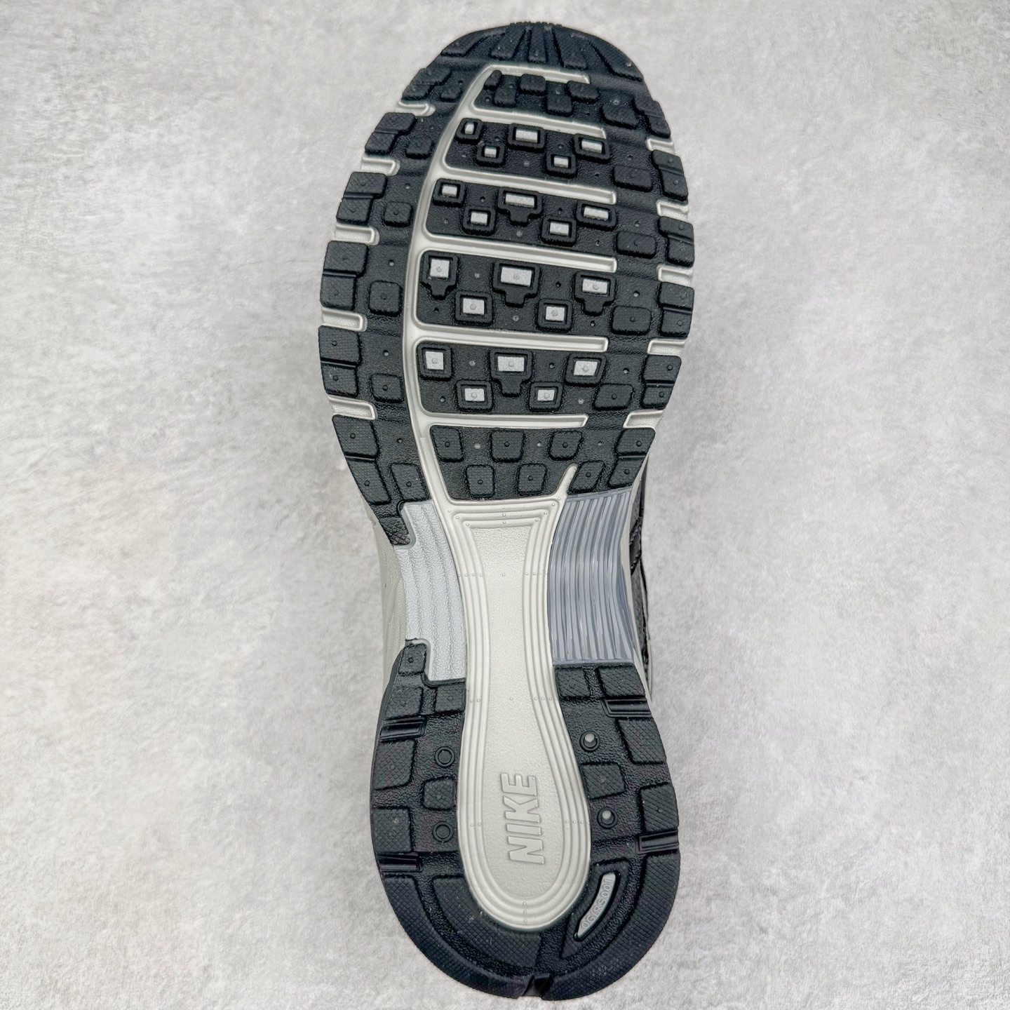 Nike P-6000 HQ3818-001 