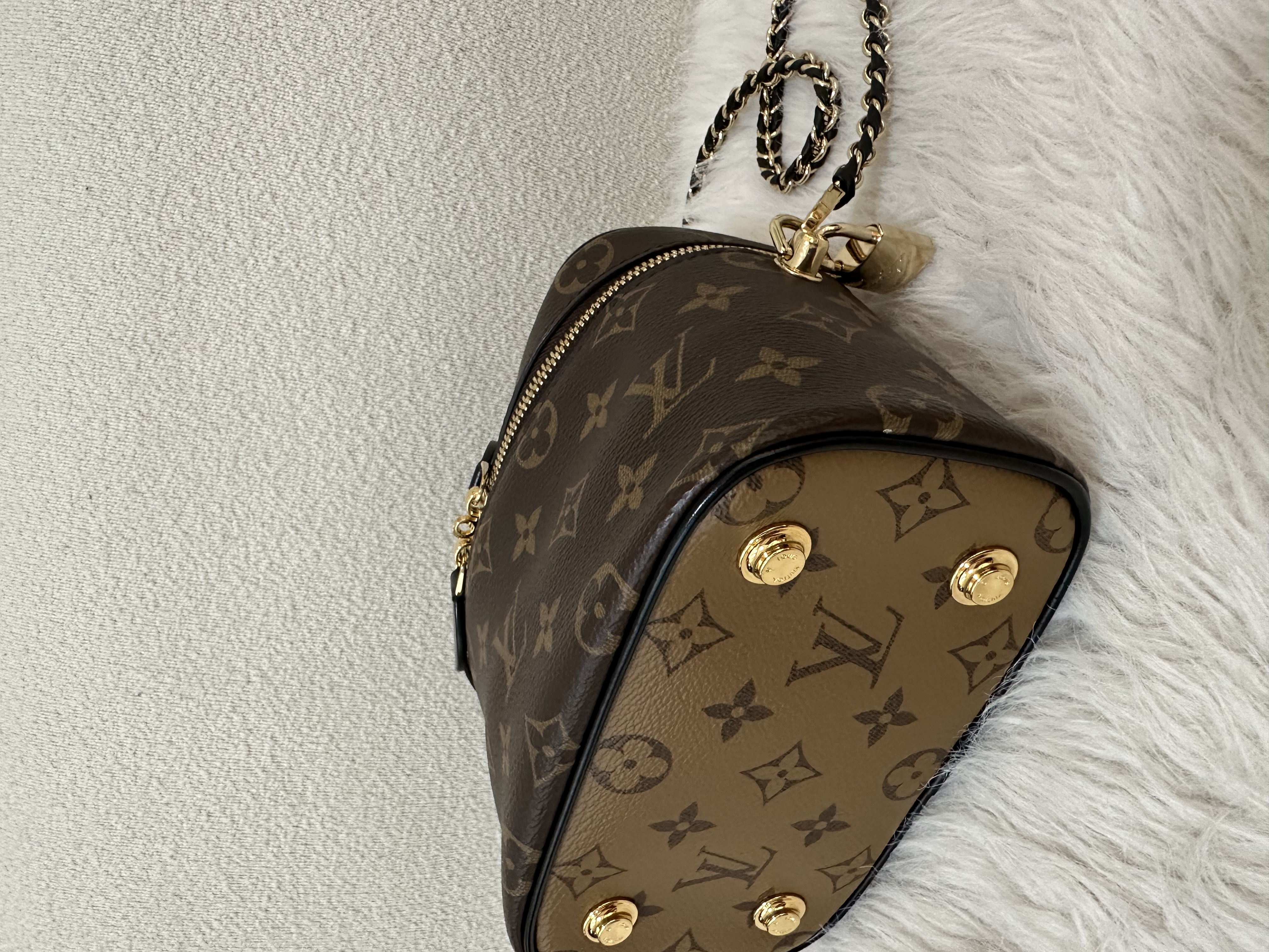 Pre-owned Louis Vuttion Vanity PM Monogram Reverse Canvas /  Product Code: 26022110