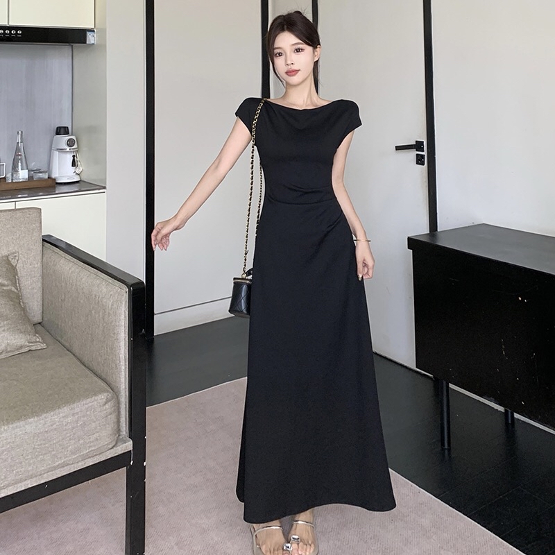 B62(885) 法式高级感一字肩可斜领褶皱腰黑连身裙