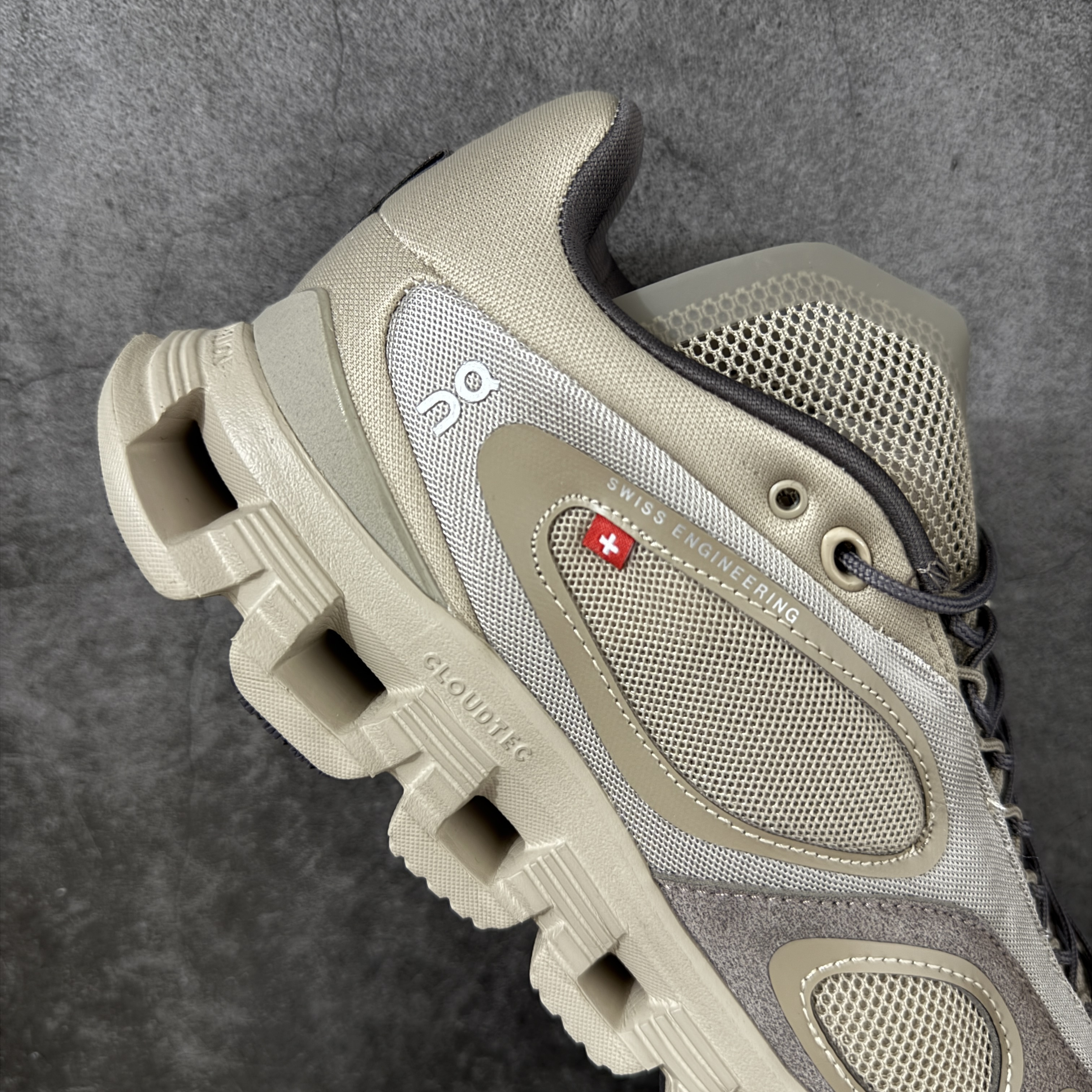 FKA twigs x On Running Cloud X 4