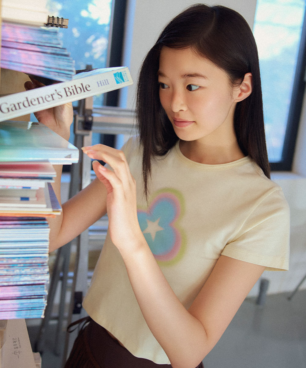 Rockfish Weatherwear × ILLIT｜Clover Slim Fit Sleeve T-Shirt