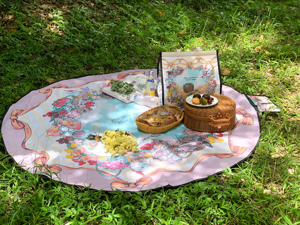 Miss Summer {Blue sky party} 野餐墊 + 保冷袋