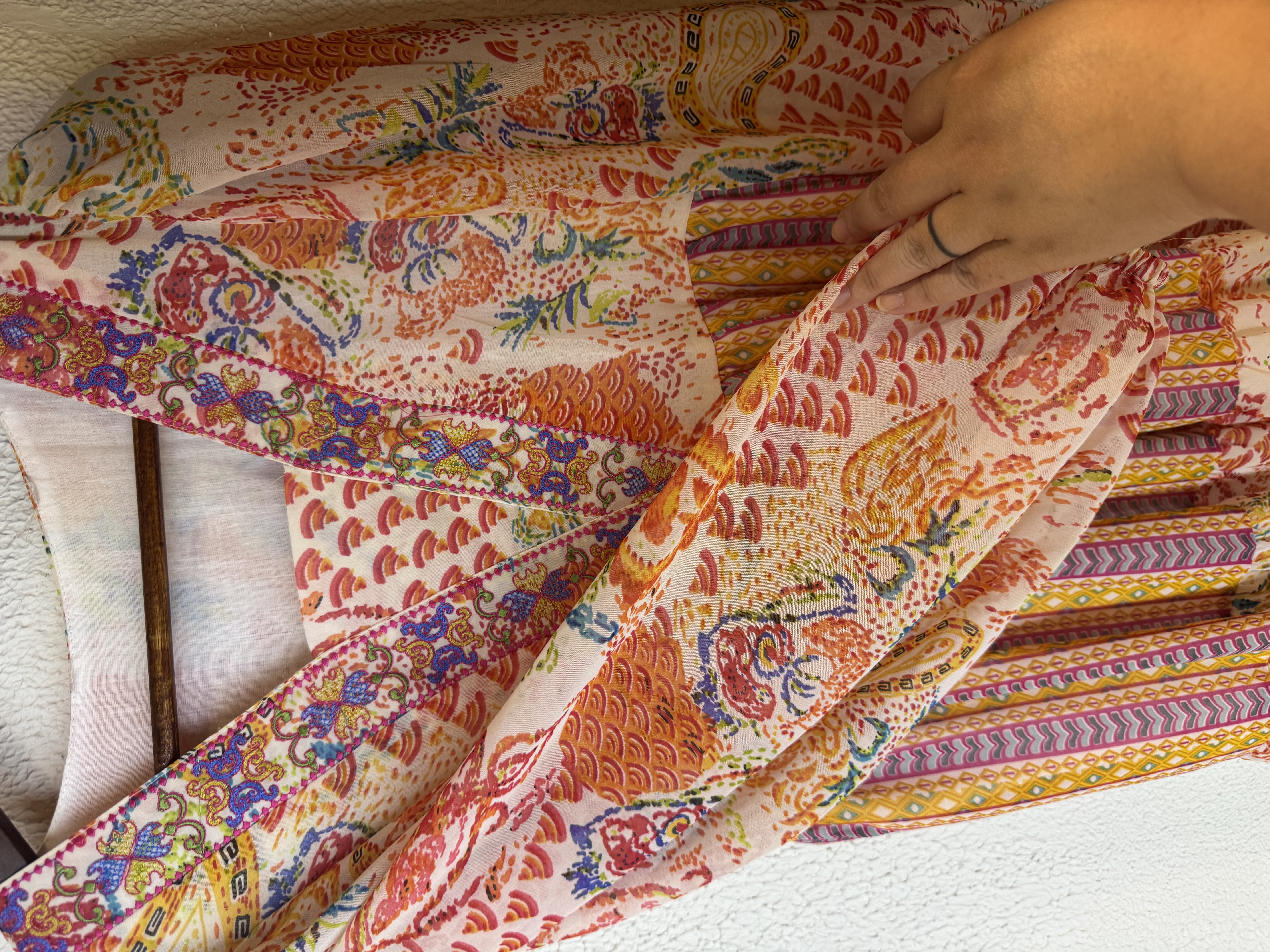 2362 Orange Chiffon V-Neck Paisley OP 44"