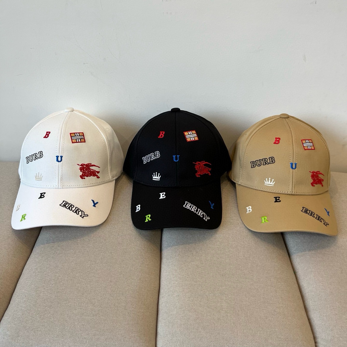 【現貨】Burberry 多色刺繡棒球帽 男女同款