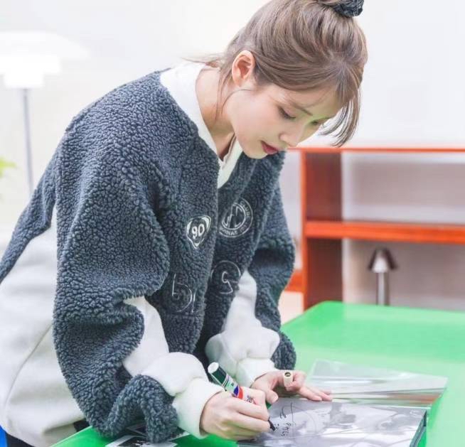 已售罄❌Iu同款 Brother Unisex毛毛Hoodie （七色）