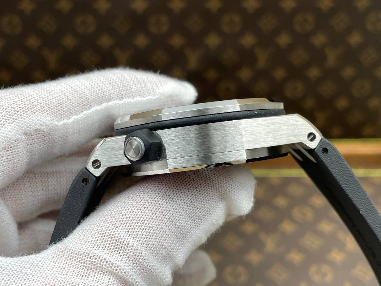 爱彼皇家橡树离岸型系列男士腕表