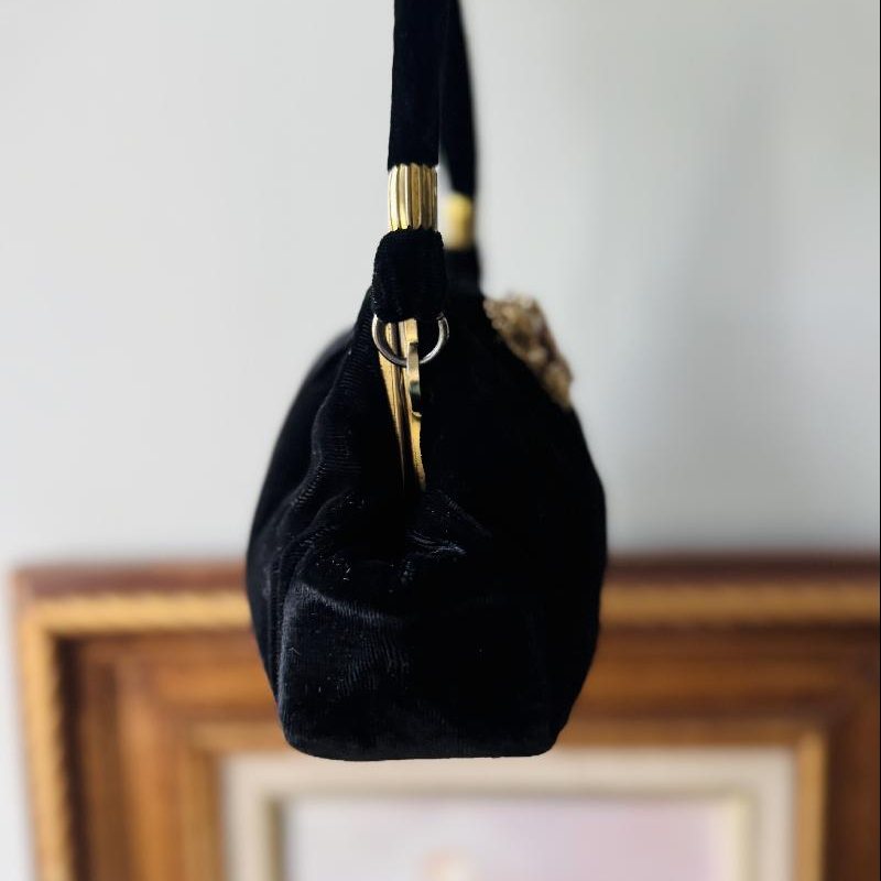 C.a.1940s Black Velvet Evening Bag with Gilded Cameo Brooch Embellishment (MT2375)