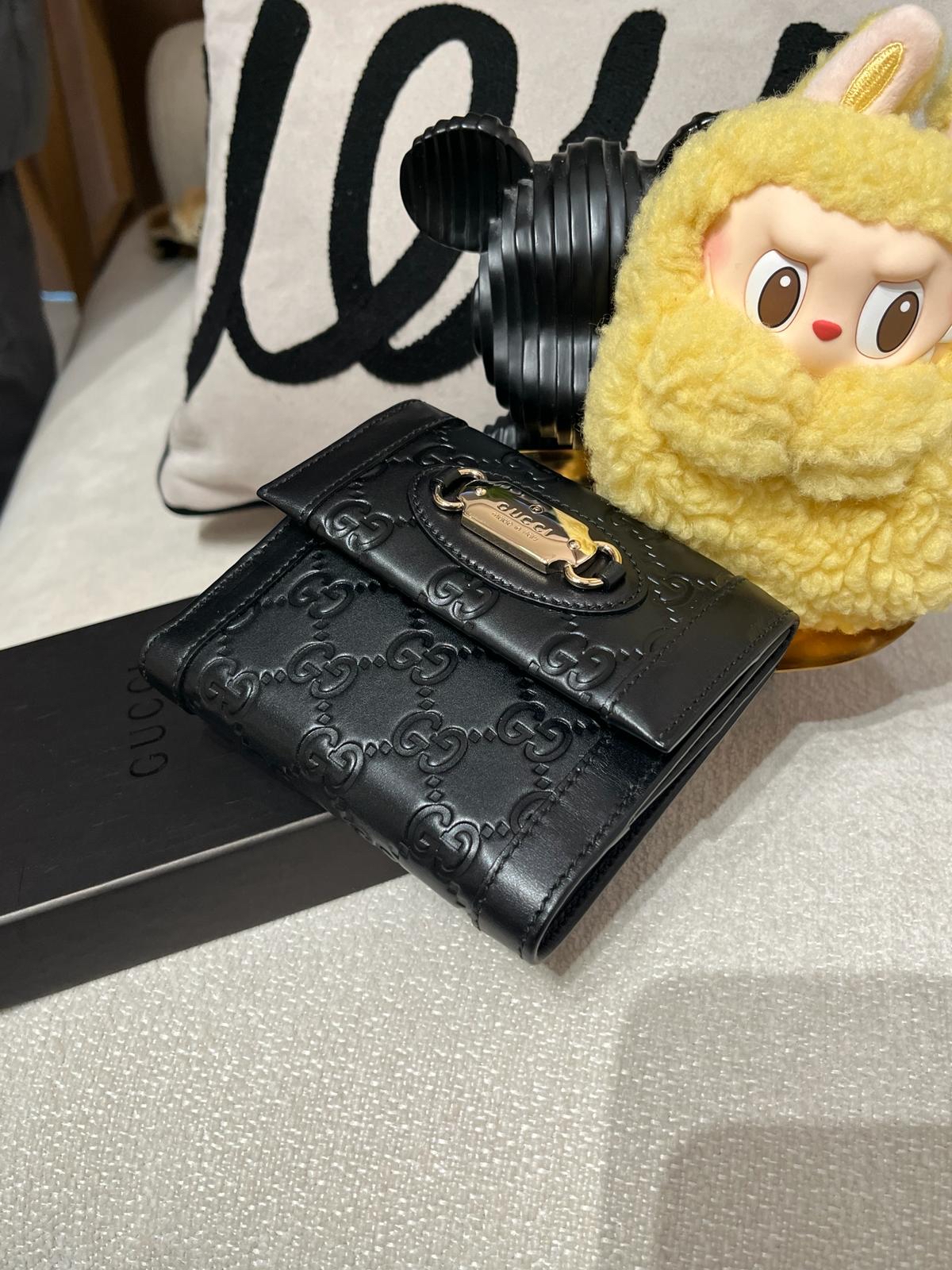 Gucci calfskin wallet 100%Authentic ,98%new ✅booklet✅box