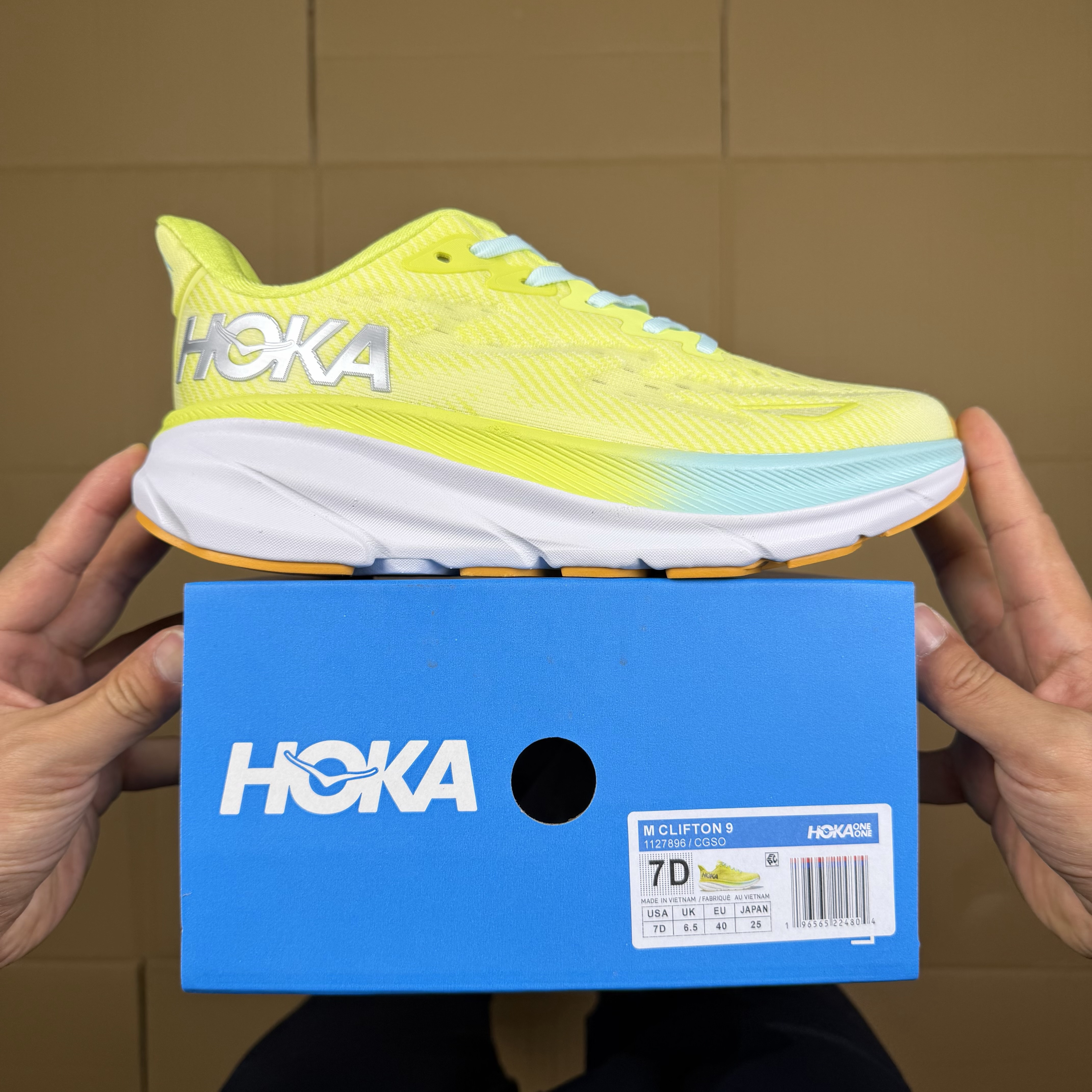 Hoka Clifton 9