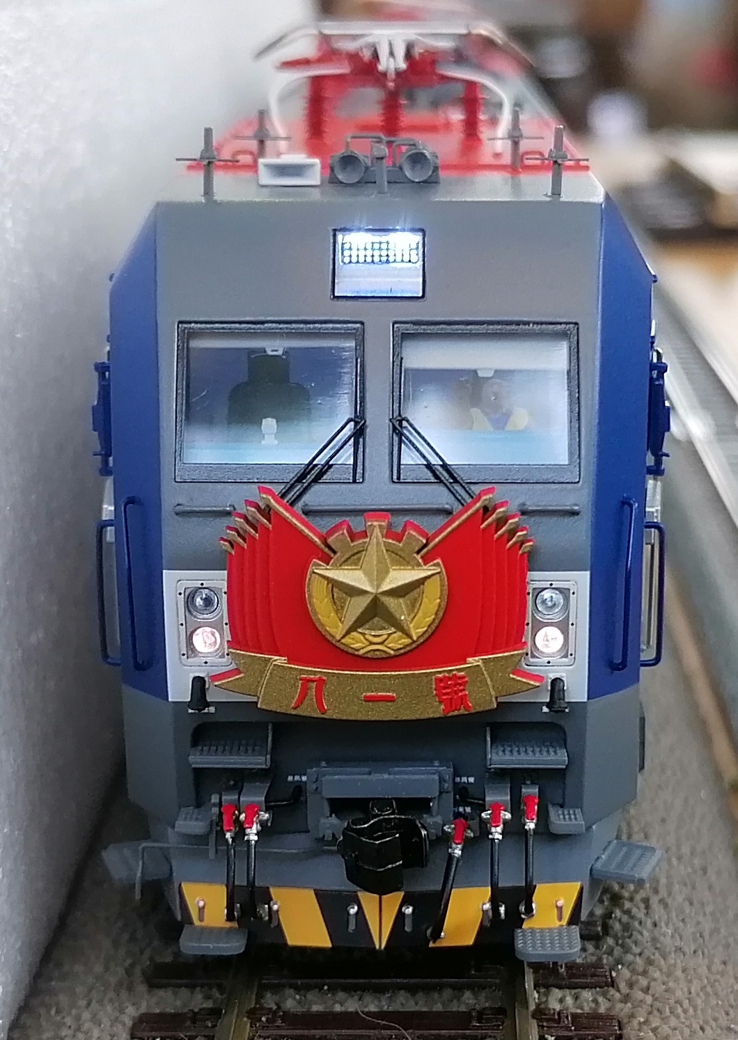 中车长鸣HO比例仿真火车模型 HXD1C 电力机车#1927（八一）(數碼音效版）