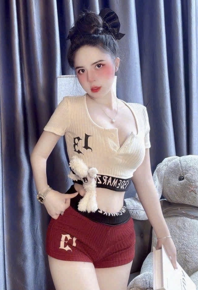 針織上衣和短褲两件套 搭配小泰迪熊