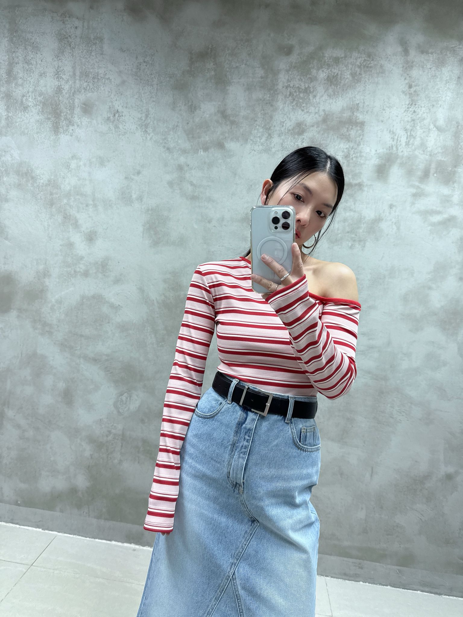 A01 單邊露膊橫間Top