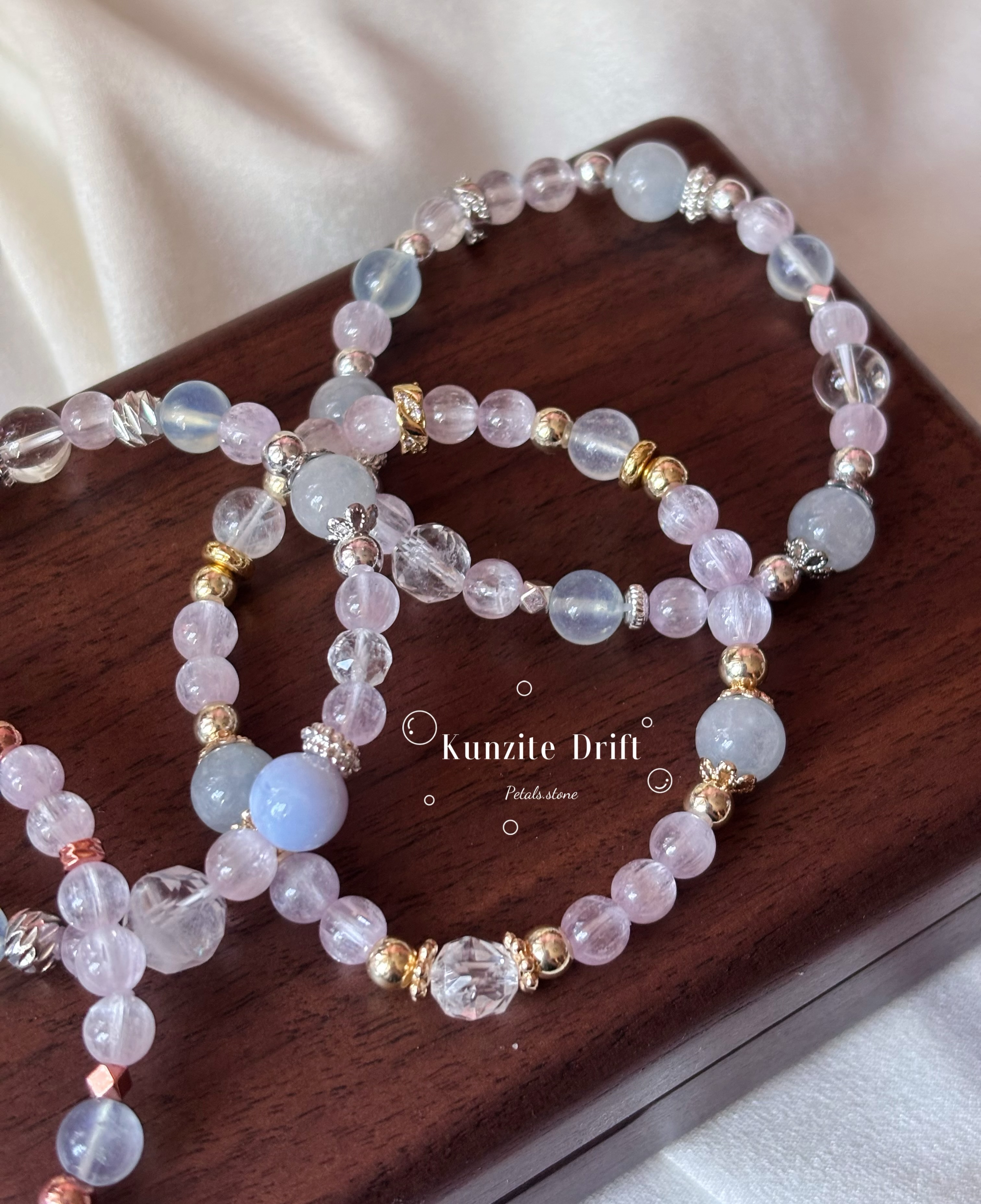 𓇢 Kunzite Drift𓈒 𓏸｜紫鋰輝與霧藍兔毛☁️