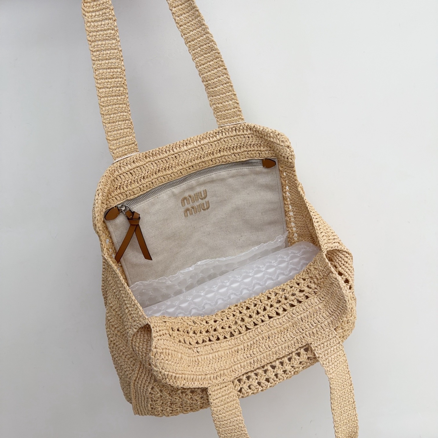 【預訂貨品】 24年款🤎 MiuMiu 編織包