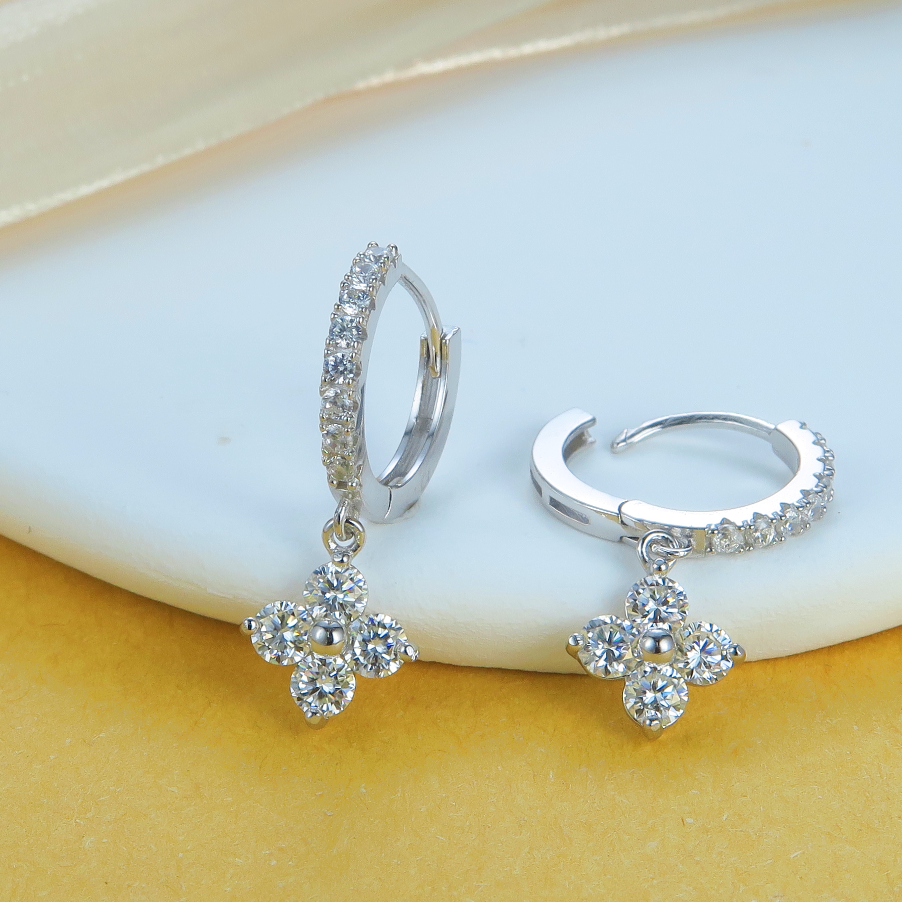  NO.V7 925純銀耳環    （主石為莫桑鑽）