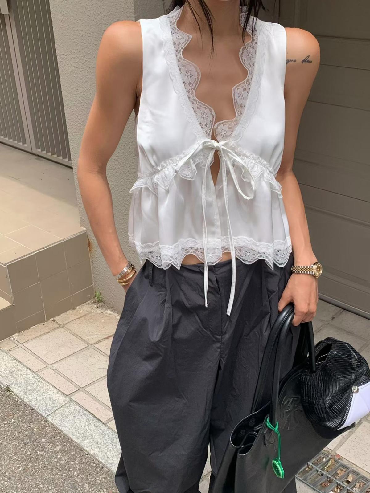 T03 喱士邊絲質Top