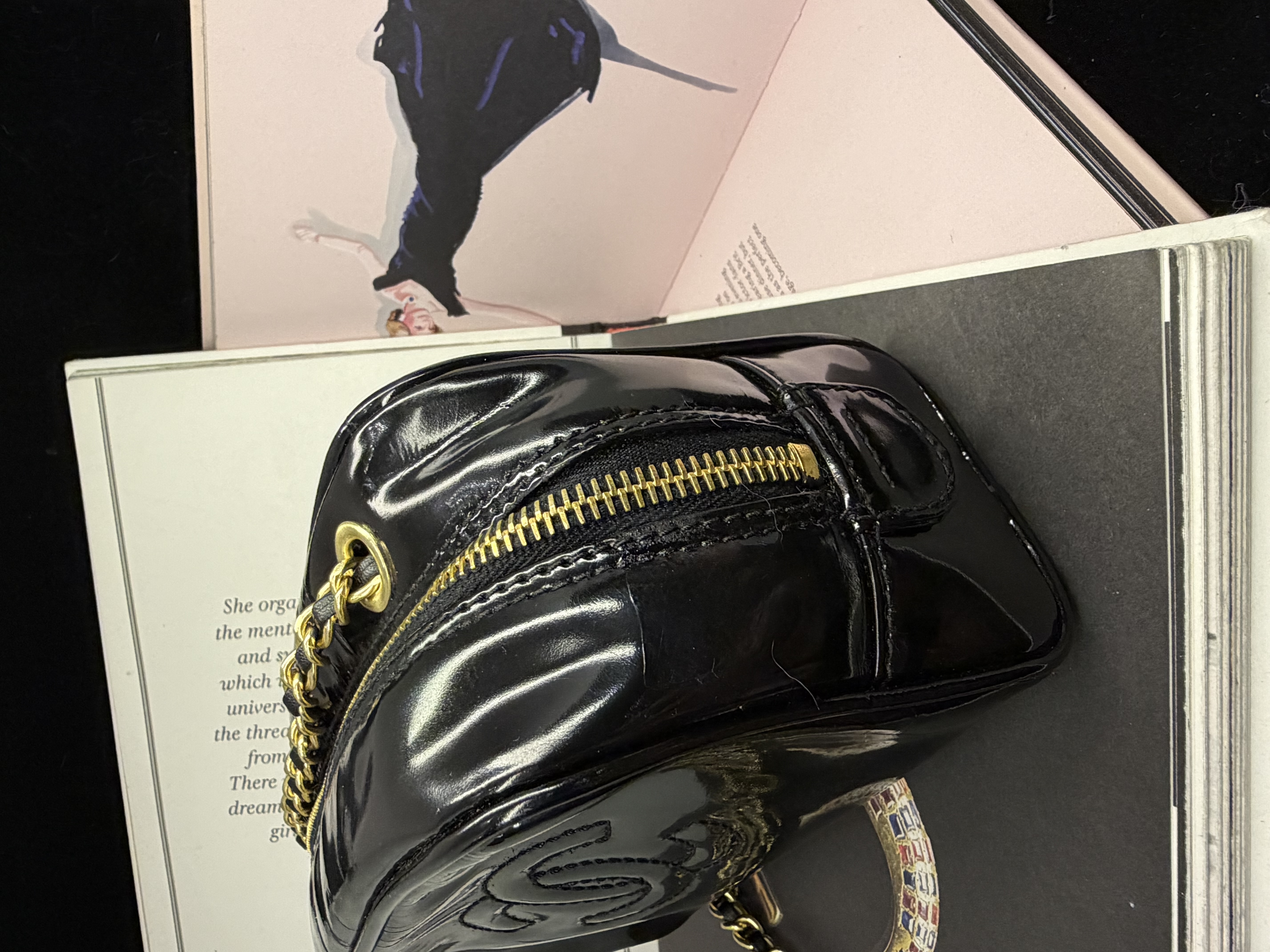 vintage chanel cc patent leather vanity bag