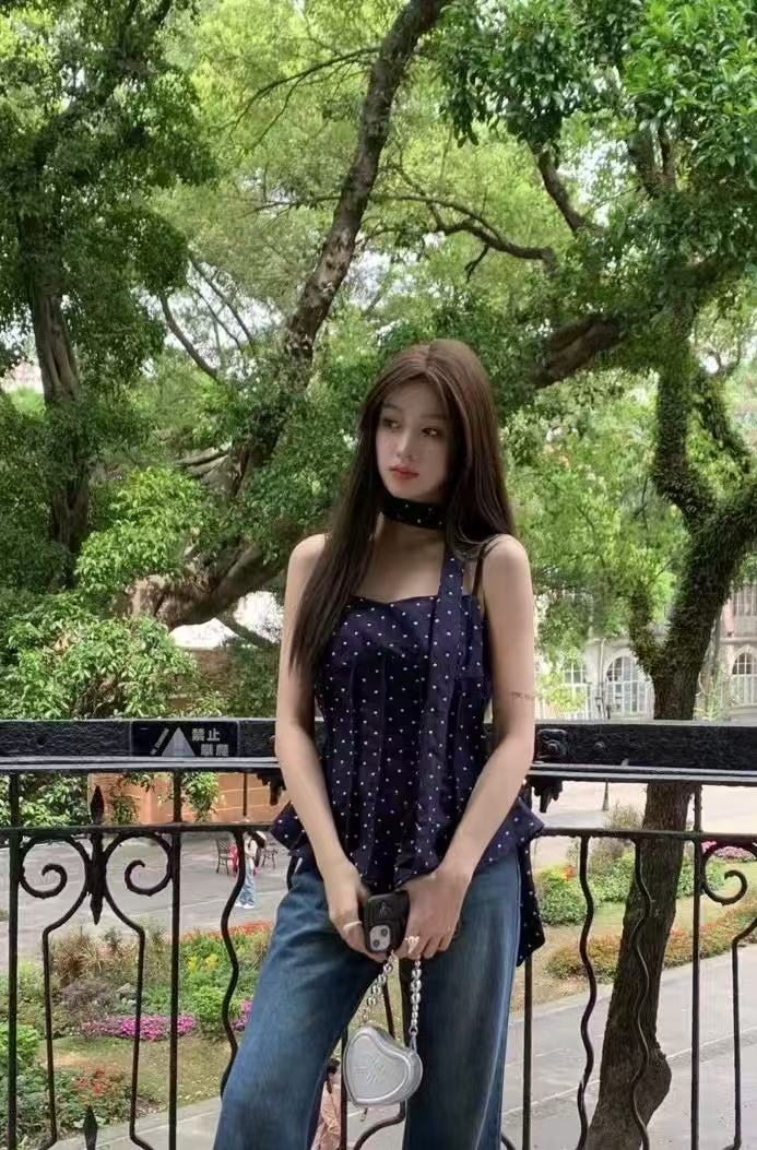 TP355爱心波点上衣