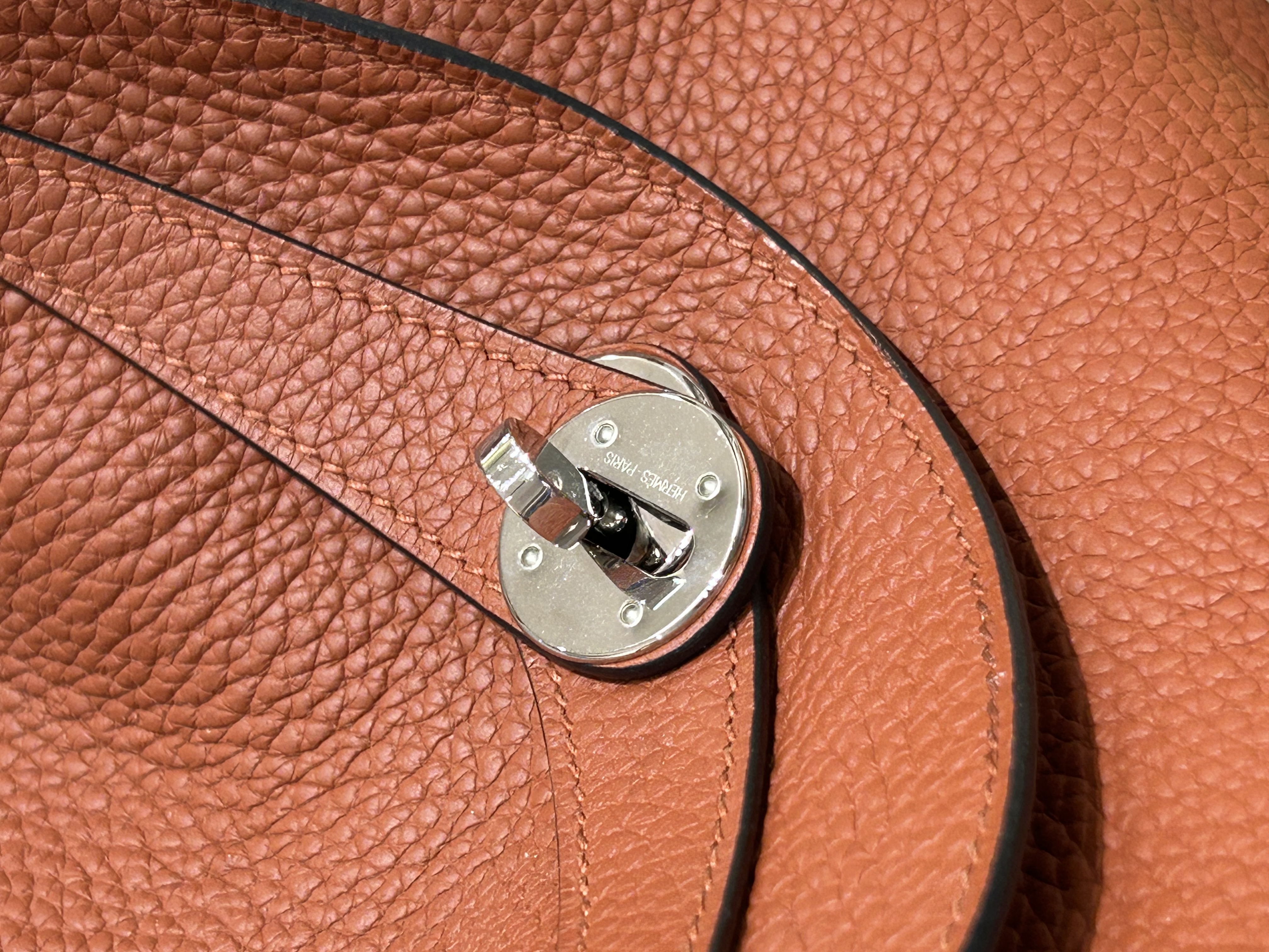 Hermes Lindy 30 Stamp X , 6C 古銅色 TC 粒面牛皮 Cuivre 100% Authentic , 98%New ✅Dust bag ✅Rain coat✅Box