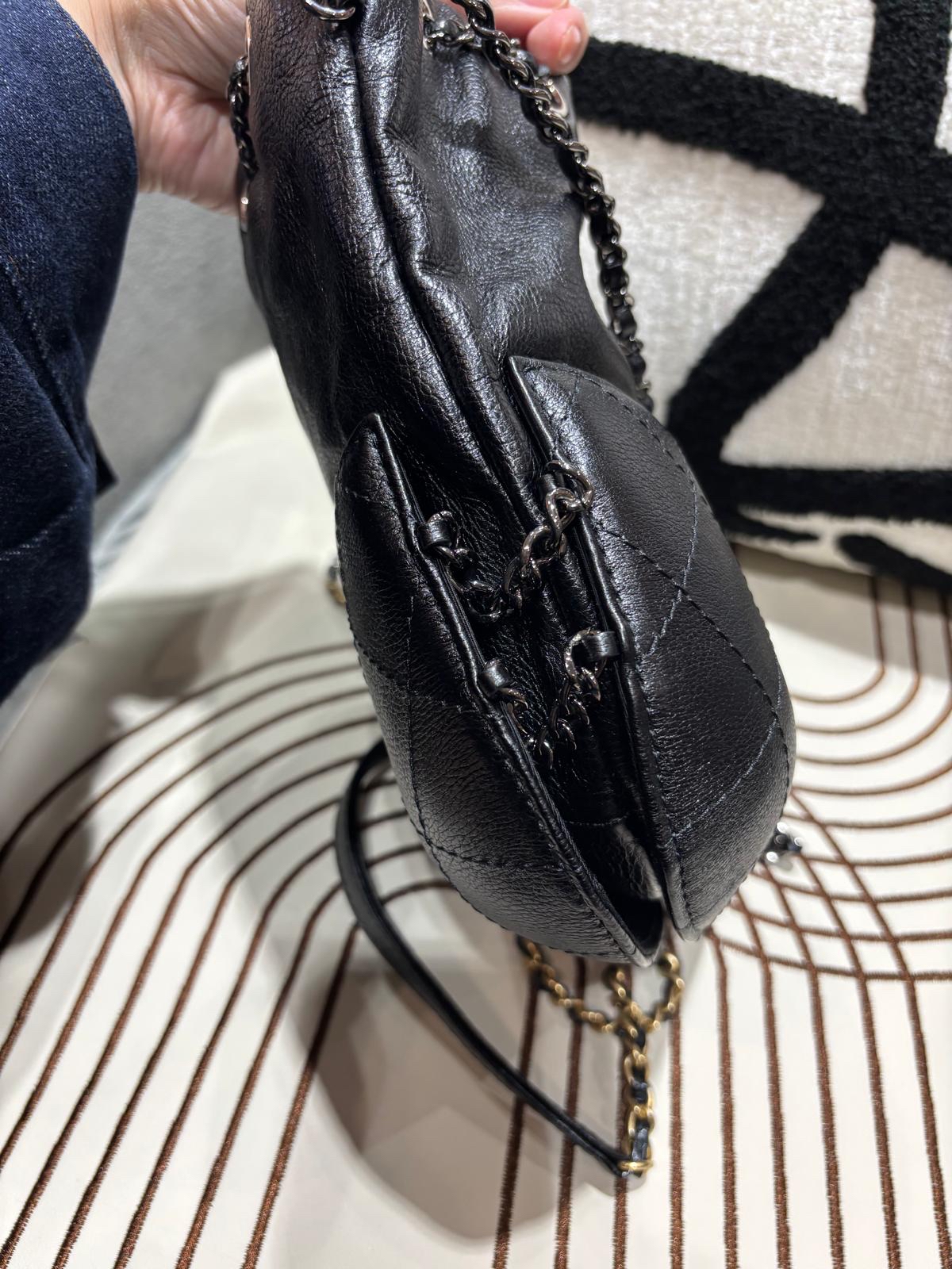 CHANEL Small Gabrielle bucket chain Shoulder Bag 黑色魚子醬牛皮cc 調節扣肩背包100%Authentic, 98%new ✅card ✅dust bag ✅box 