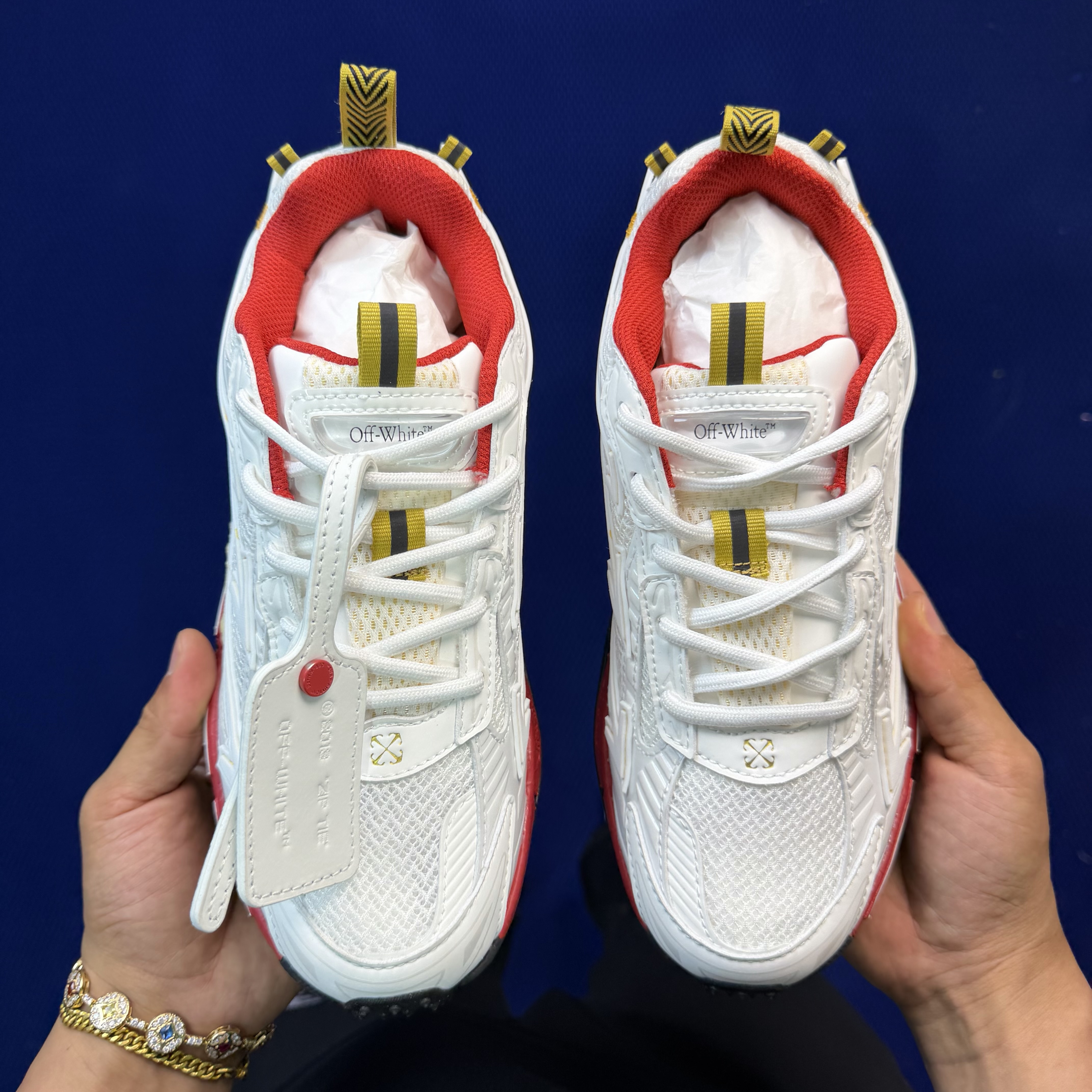 Off-White Be Right Back