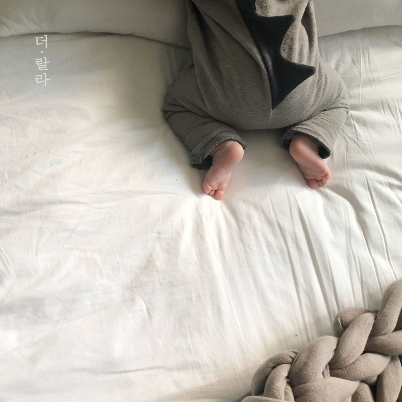 🌸預訂 韓國直送🌸🇰🇷THELALA兩色恐龍造型連帽拉鍊長袖連身服