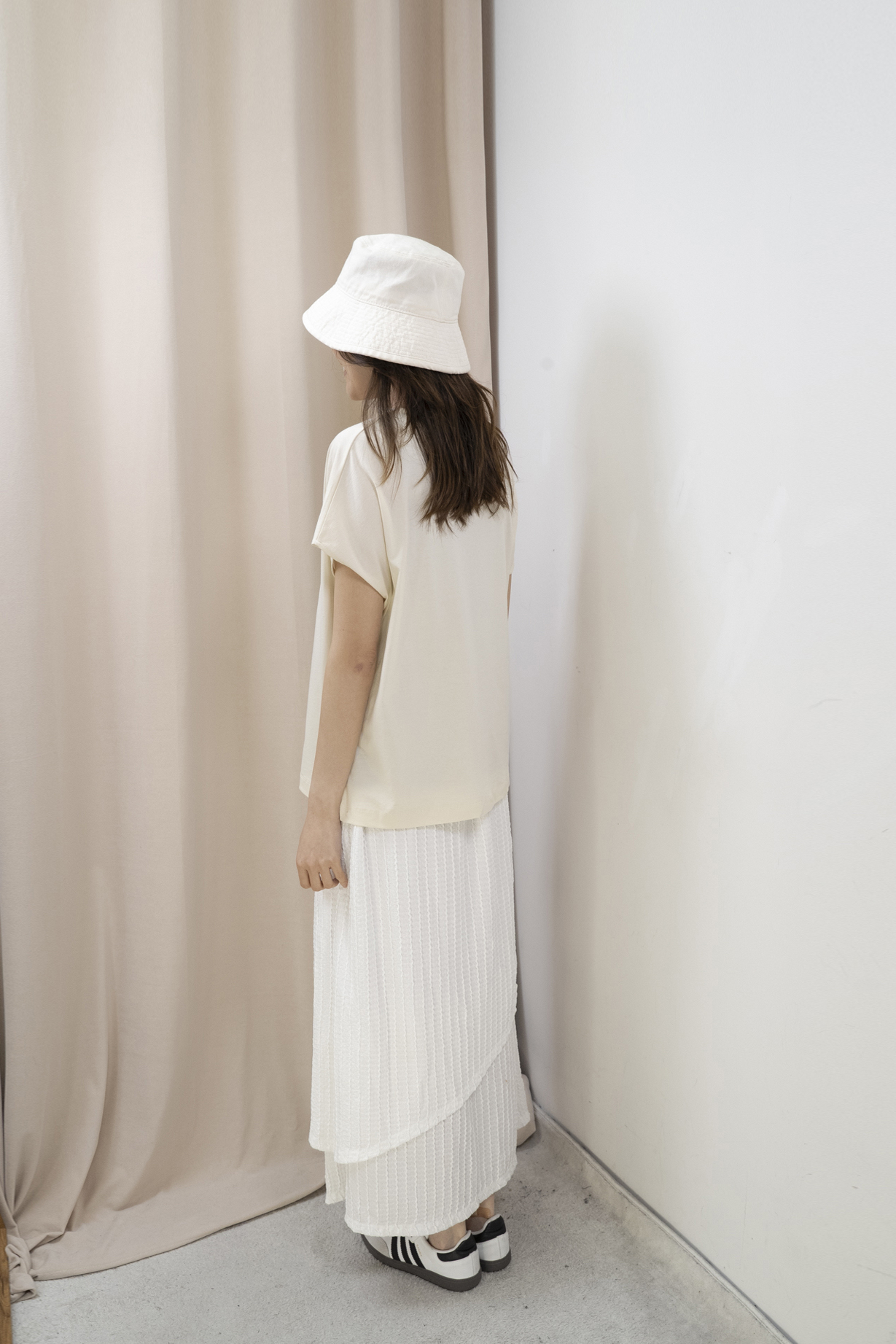 V領柔滑Top(米色）