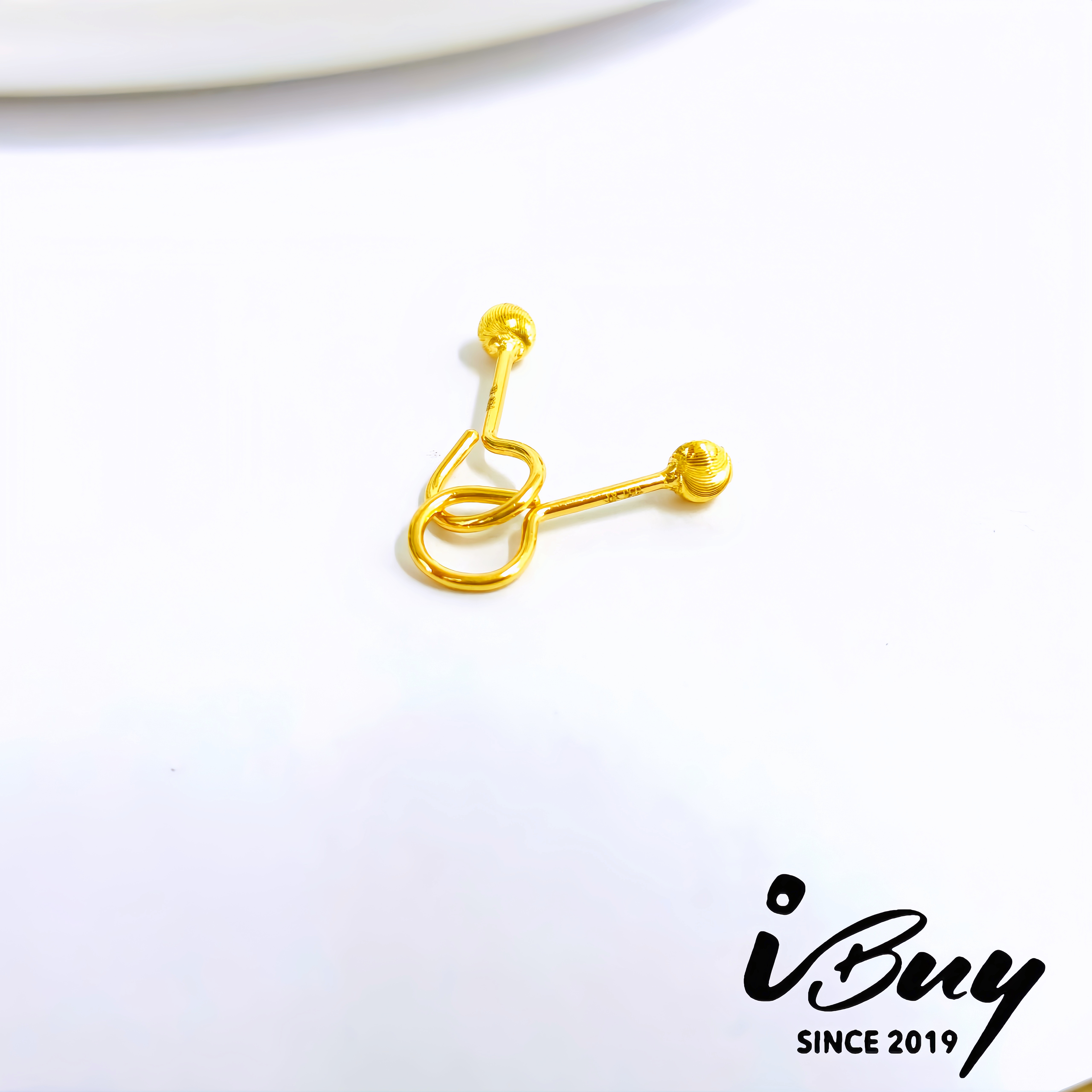 999 GOLD DIAMONG CUT FIVE PETAL PLUM BLOSSOM EARSTUD 999 金 菱格纹梅花耳针