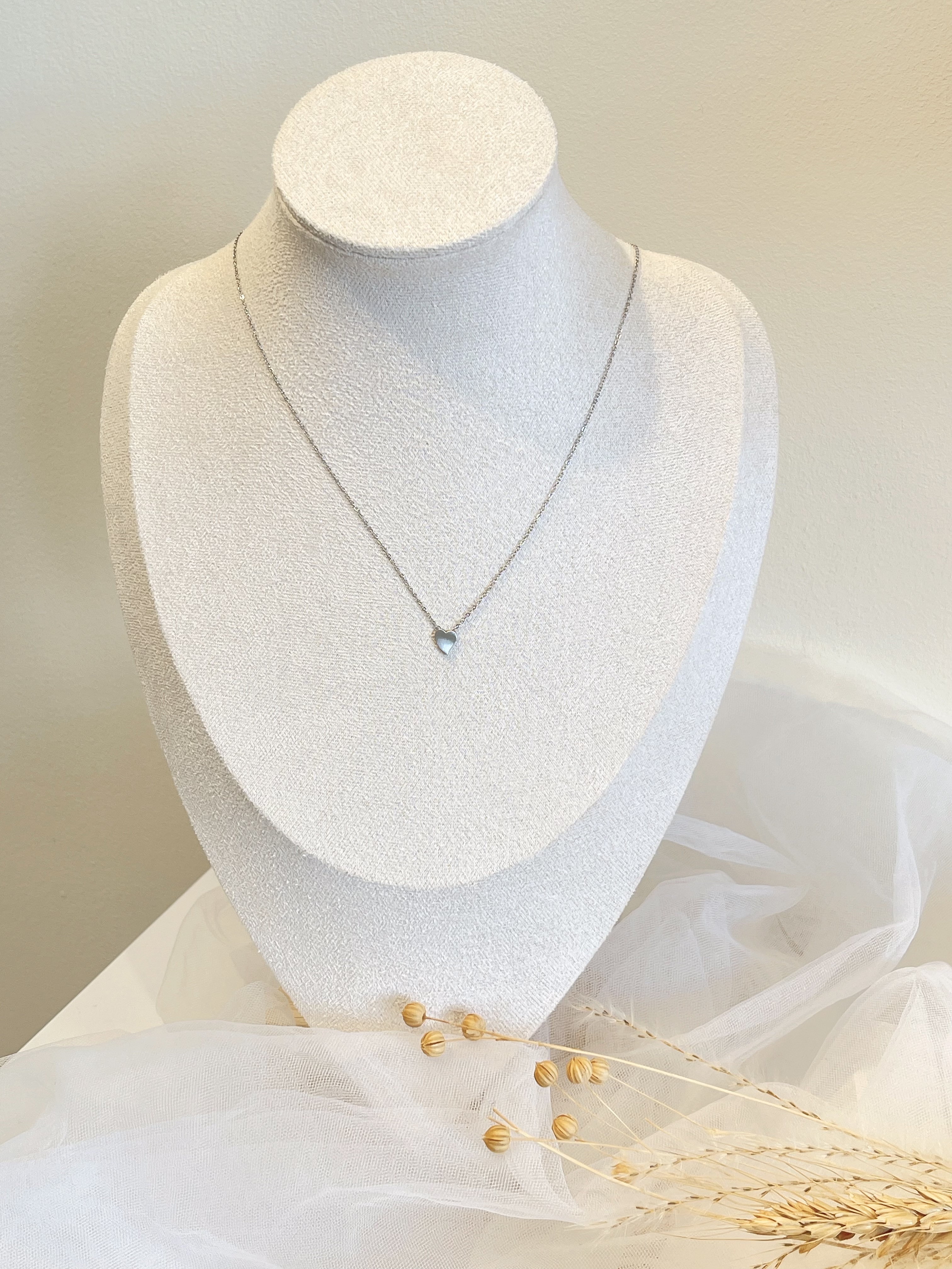 Minimalist银色拉丝感爱心钛钢项链