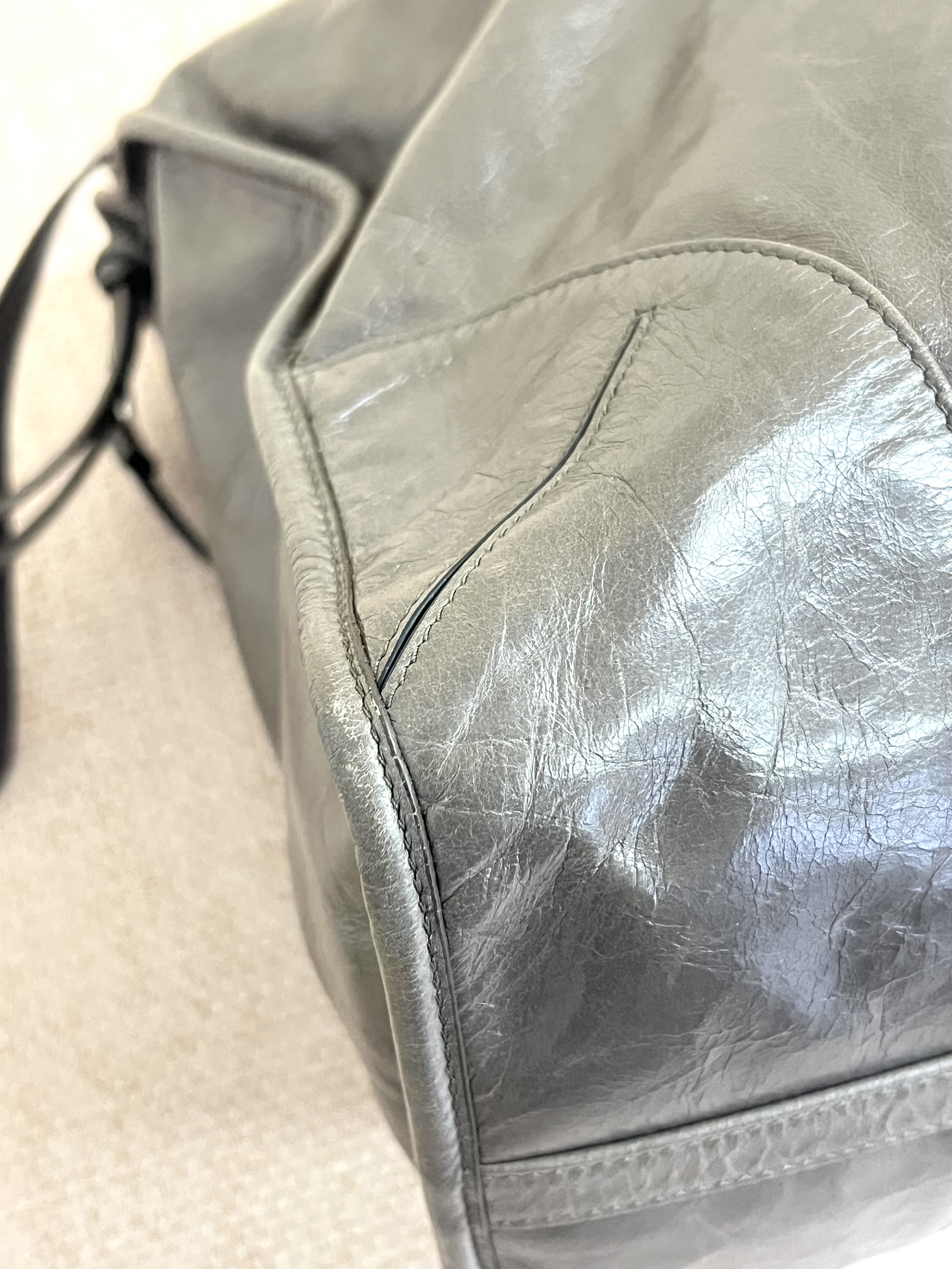 Pre-Owned PRADA Bonnie Antiqued Leather Tote Bag / Product Code: 26042208