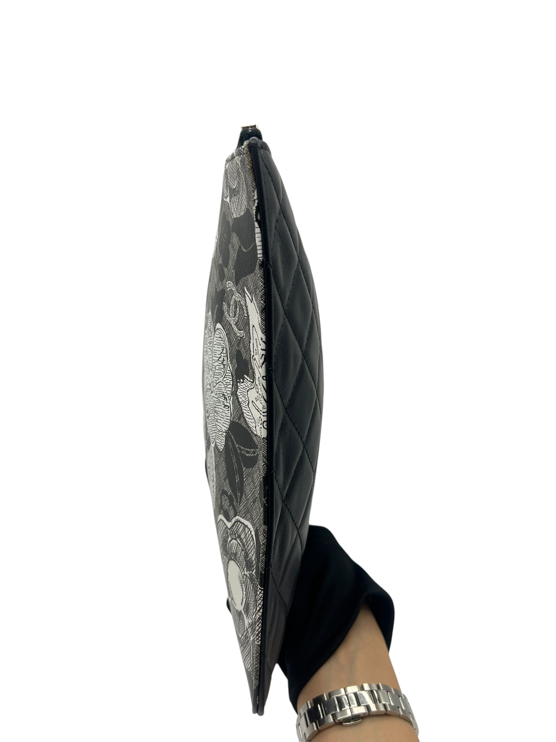 Pre-Owned CHANEL Camellia Printed Pouch / Product Code: 26051913