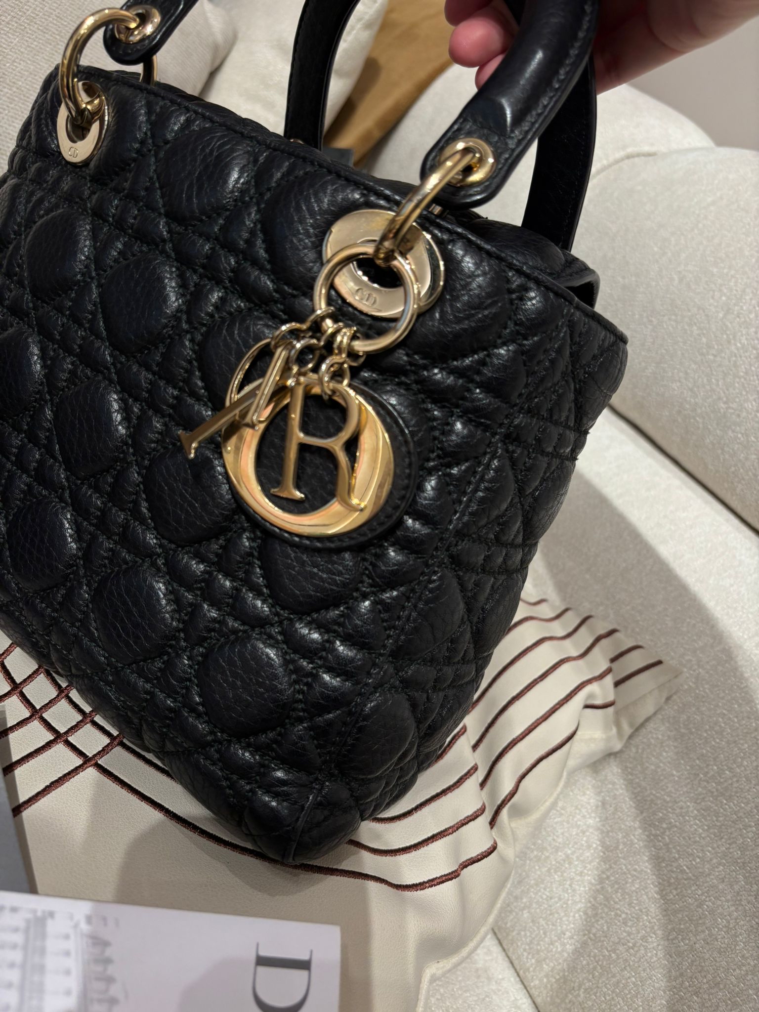 Dior Lady Dior 黑色牛皮 100%Authentic, 95%New ✅收據✅ certificate ✅Dust bag ✅Box