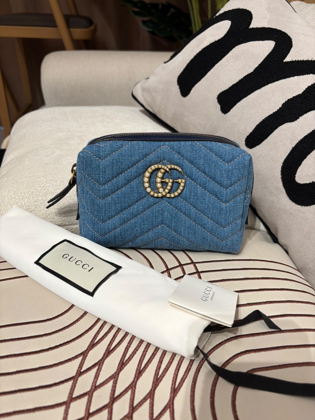 Gucci GG 牛仔布化妝袋 100%Authentic ,未使用品 ✅booklet✅塵袋