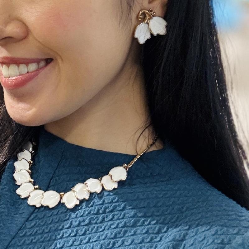 Rare! Crown Trifari 1951 Advert Piece Dogwood Milk Glass “Fashion Blossoms from the Garden of Jewels” series Necklace and Clip Earrings Set (MT2251)