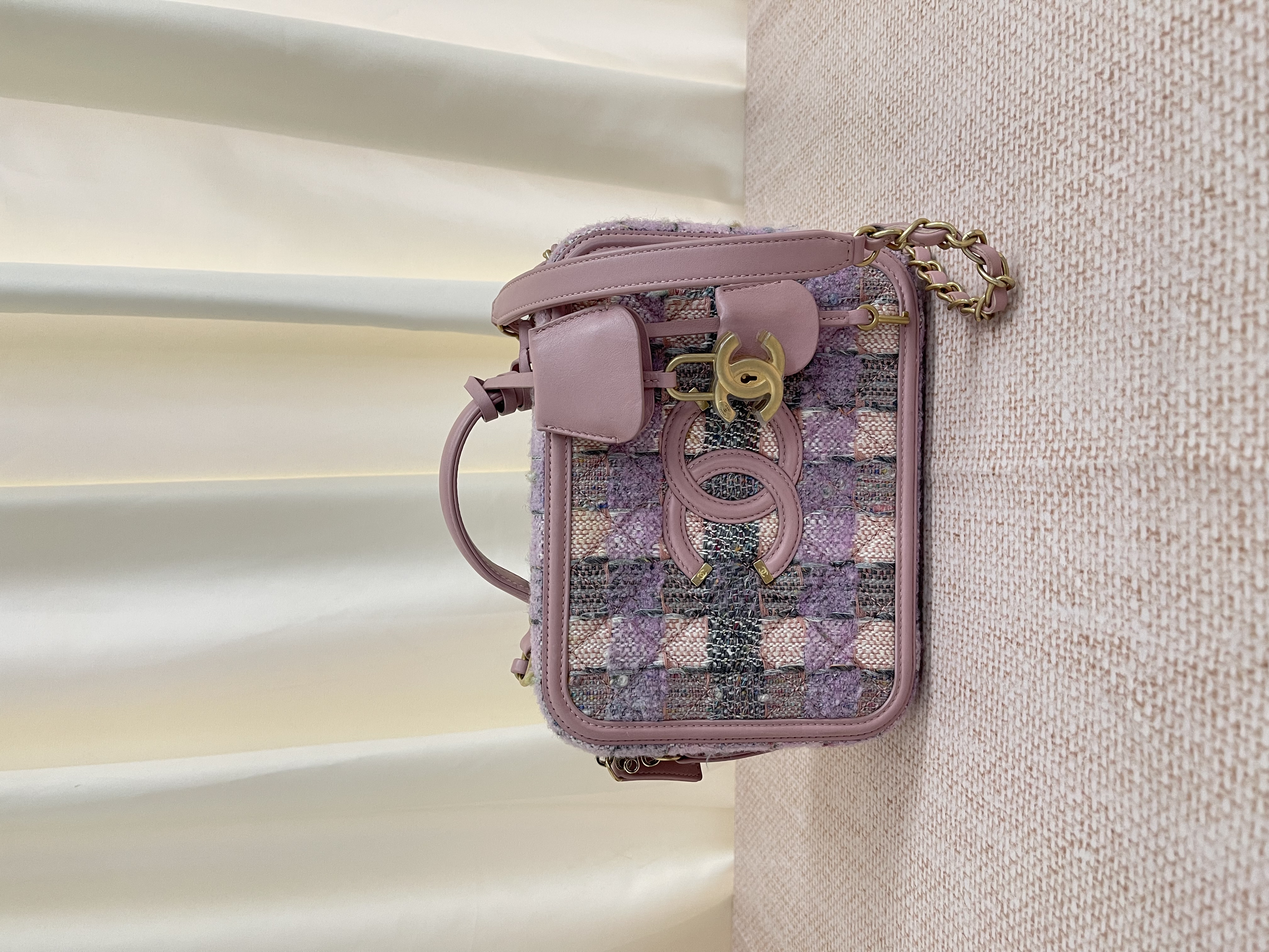 Pre-owned Chanel Tweed CC Filigree Vanity Case/ Product Code: 26042403